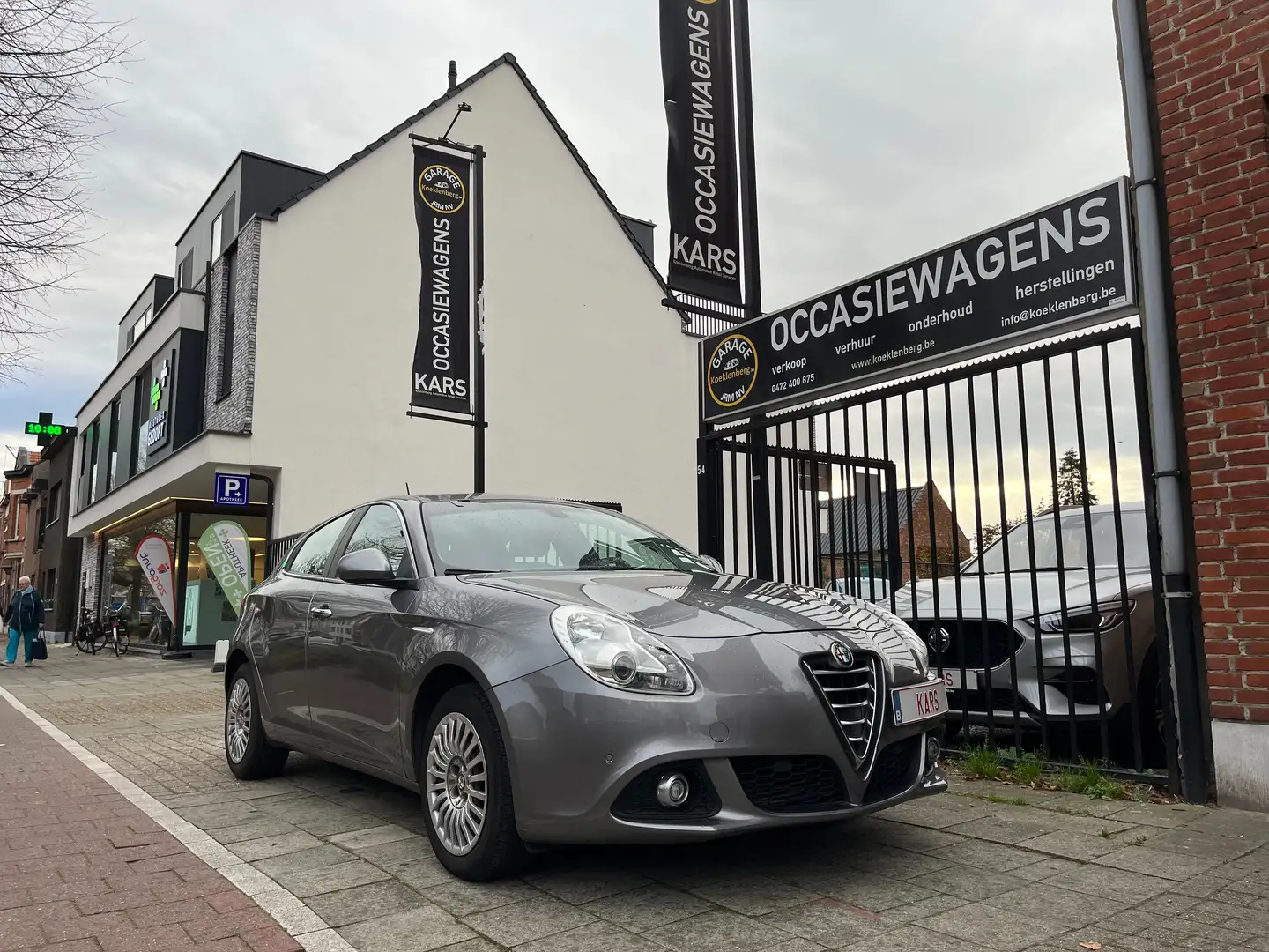 Alfa Romeo Giulietta Giulietta 1.4 TB/SENSOR/BLUETOOTH/1E EIG/NAVI Gris - 1