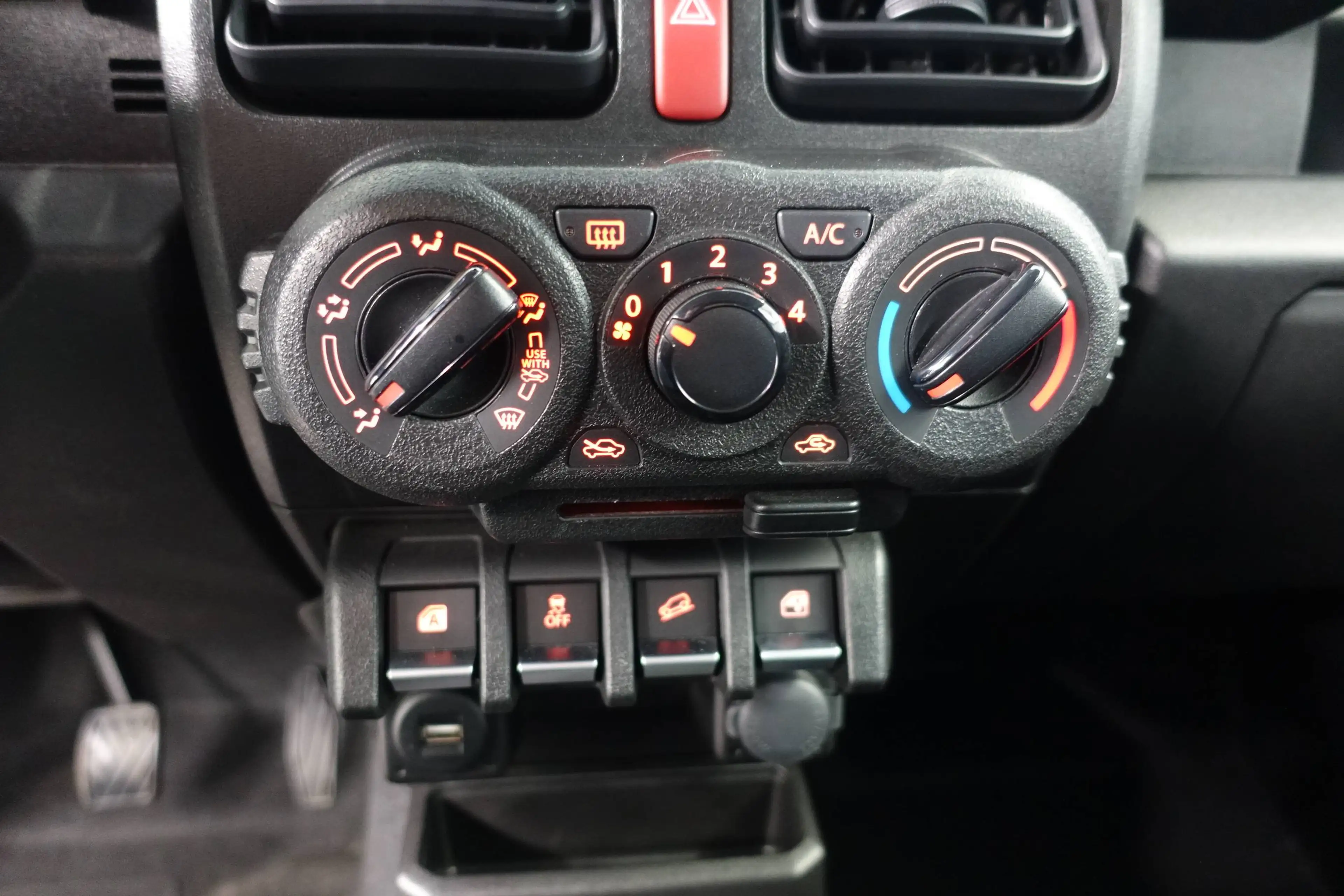 Suzuki Jimny 1.5 VVT Allgrip N1 — photo 9