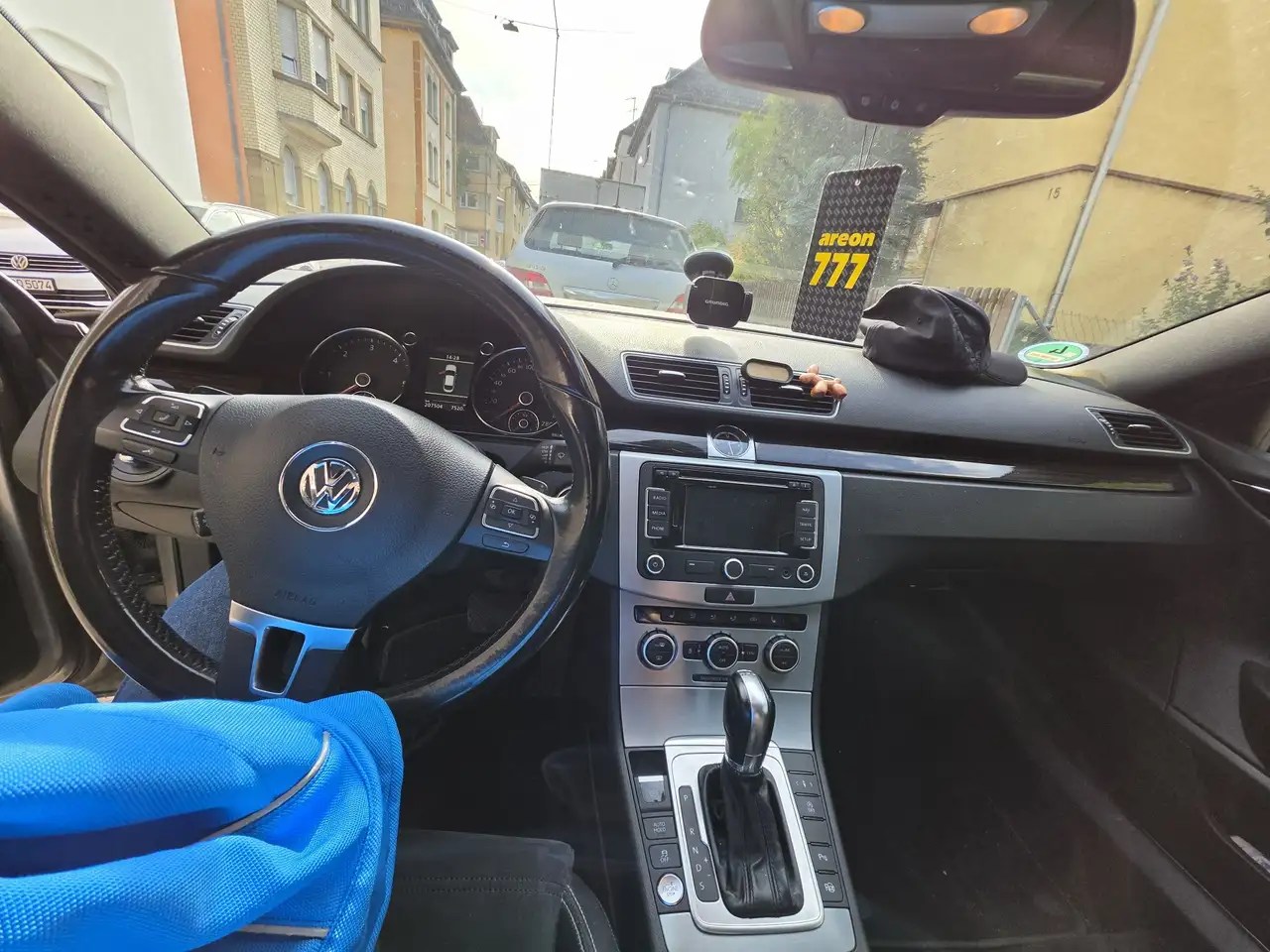 Volkswagen Passat CC 2.0 TDI BlueMotion Technology DSG — photo 1 of 4