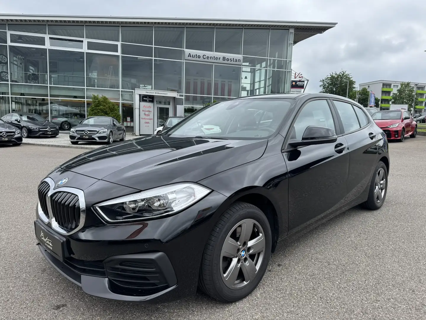 BMW 118 i/KLIMAAUTOMATIK/DAB/SHZ/SCHECKHEFT-GEPFLEGT Schwarz - 2