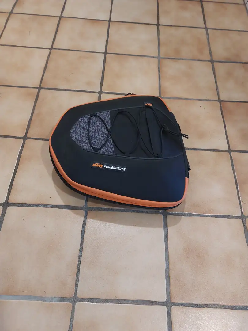 KTM 690 Duke Schwarz/Weiß Alb - 2