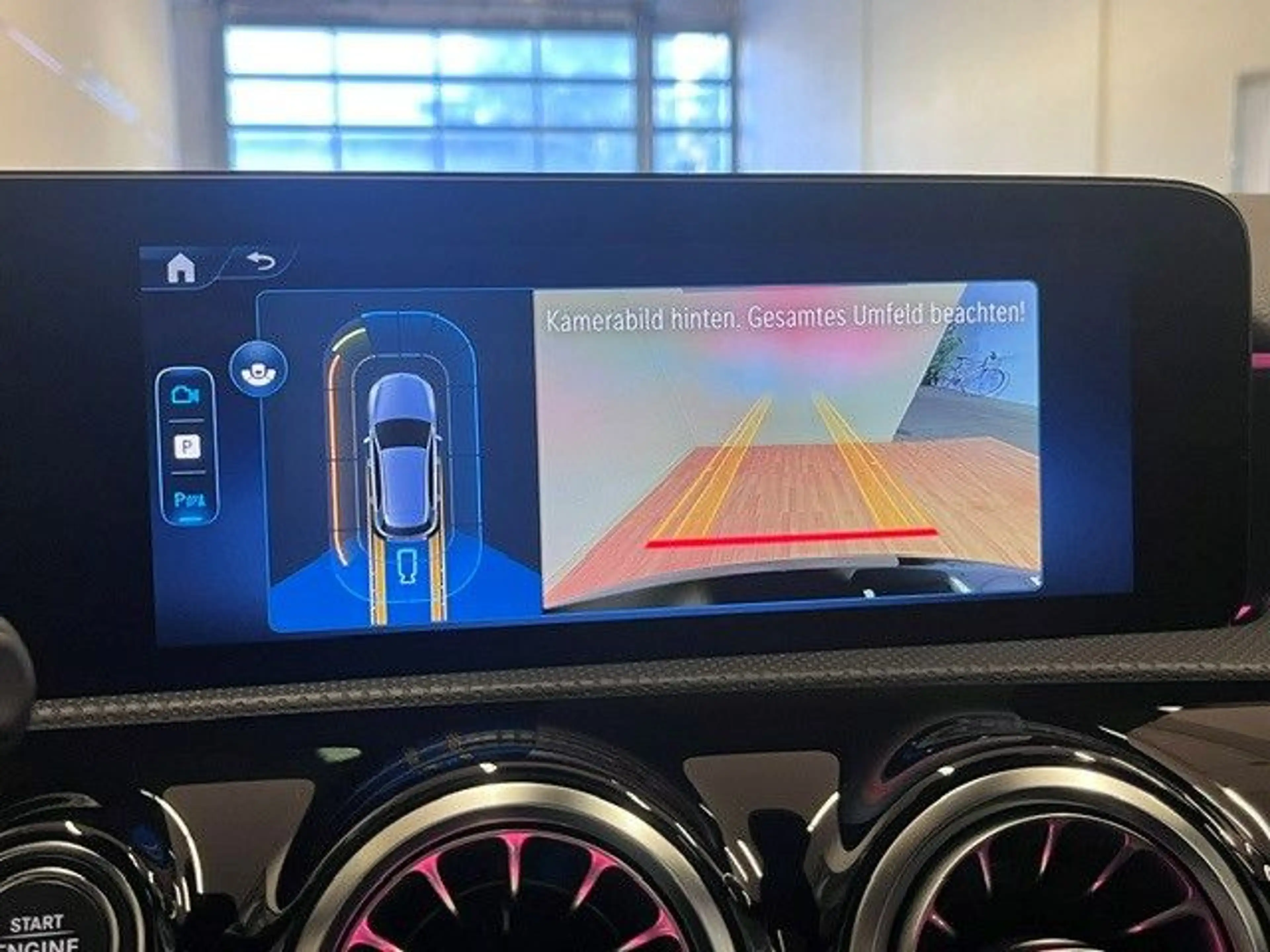 Mercedes-Benz A 250 e AMG-Line Panorama Distronic Keyless Go — photo 7