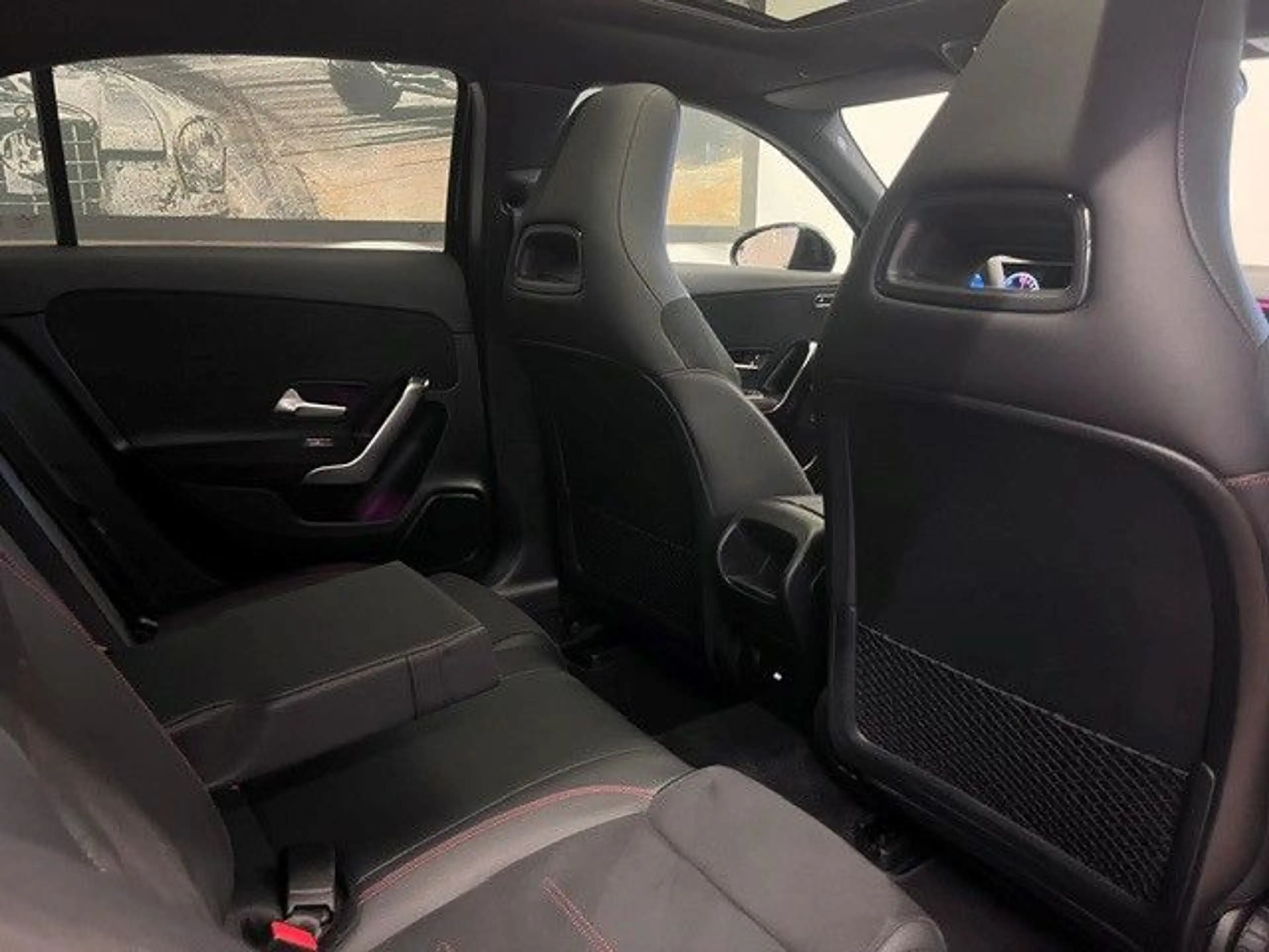 Mercedes-Benz A 250 e AMG-Line Panorama Distronic Keyless Go — photo 11