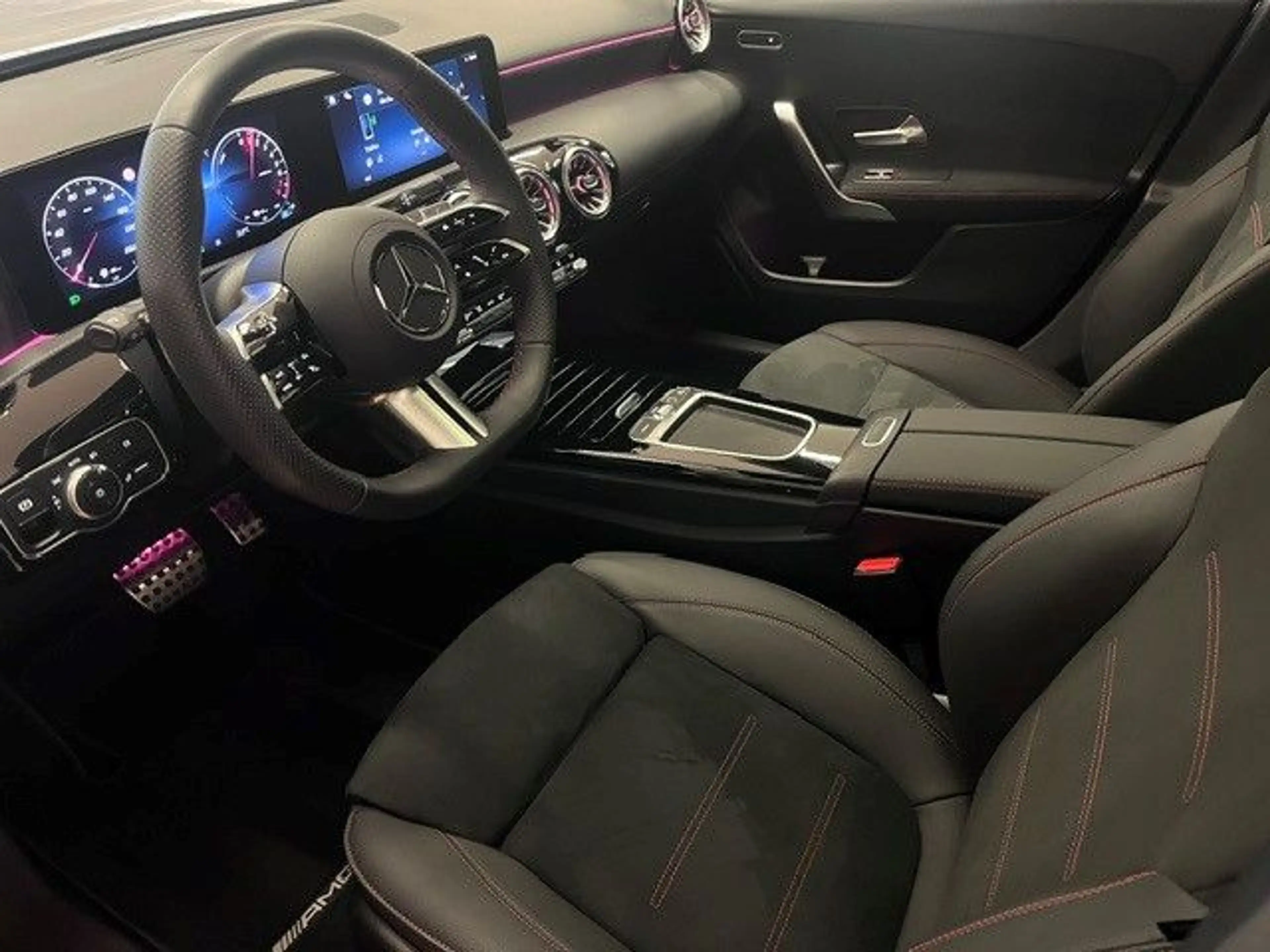 Mercedes-Benz A 250 e AMG-Line Panorama Distronic Keyless Go — photo 3