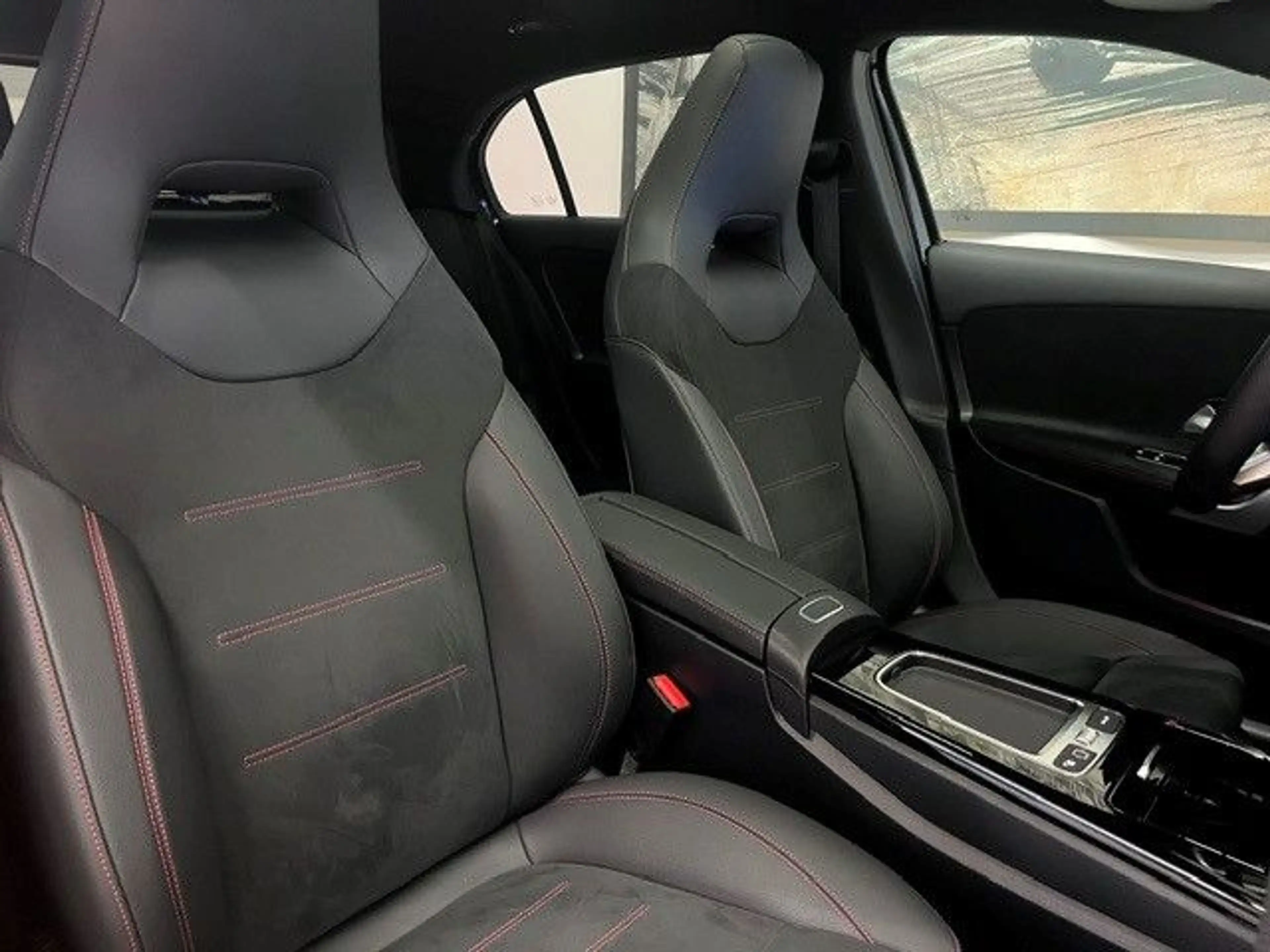 Mercedes-Benz A 250 e AMG-Line Panorama Distronic Keyless Go — photo 10