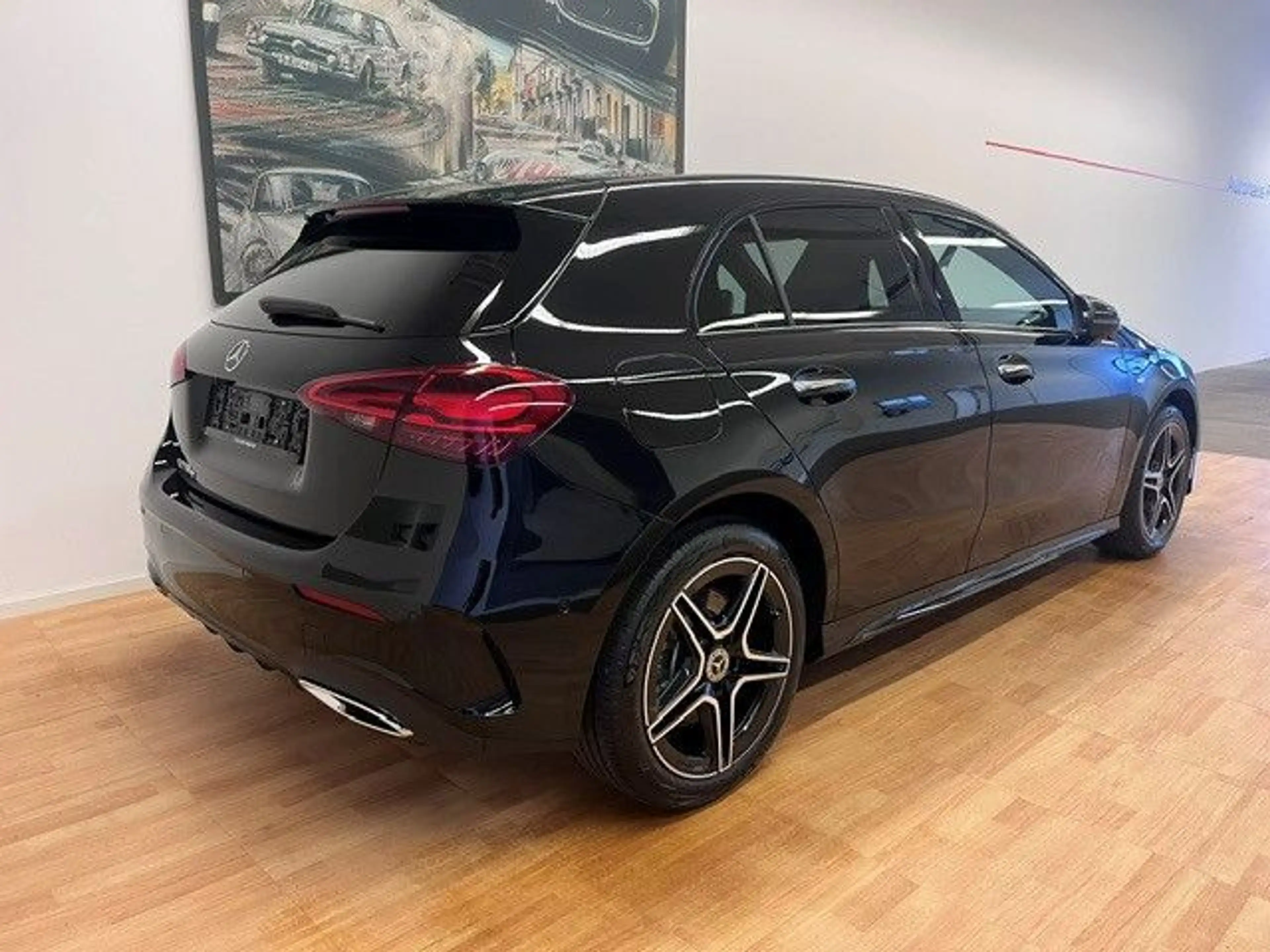 Mercedes-Benz A 250 e AMG-Line Panorama Distronic Keyless Go — photo 2
