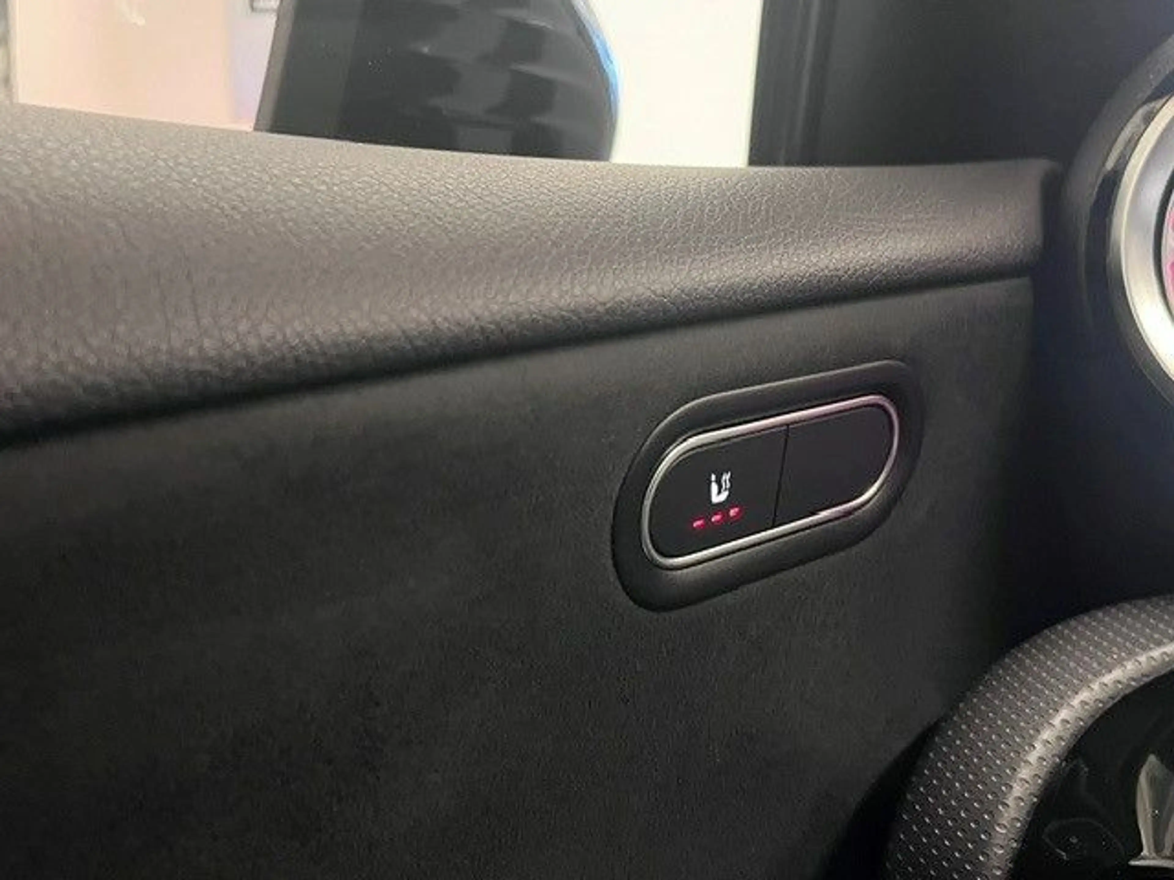 Mercedes-Benz A 250 e AMG-Line Panorama Distronic Keyless Go — photo 9