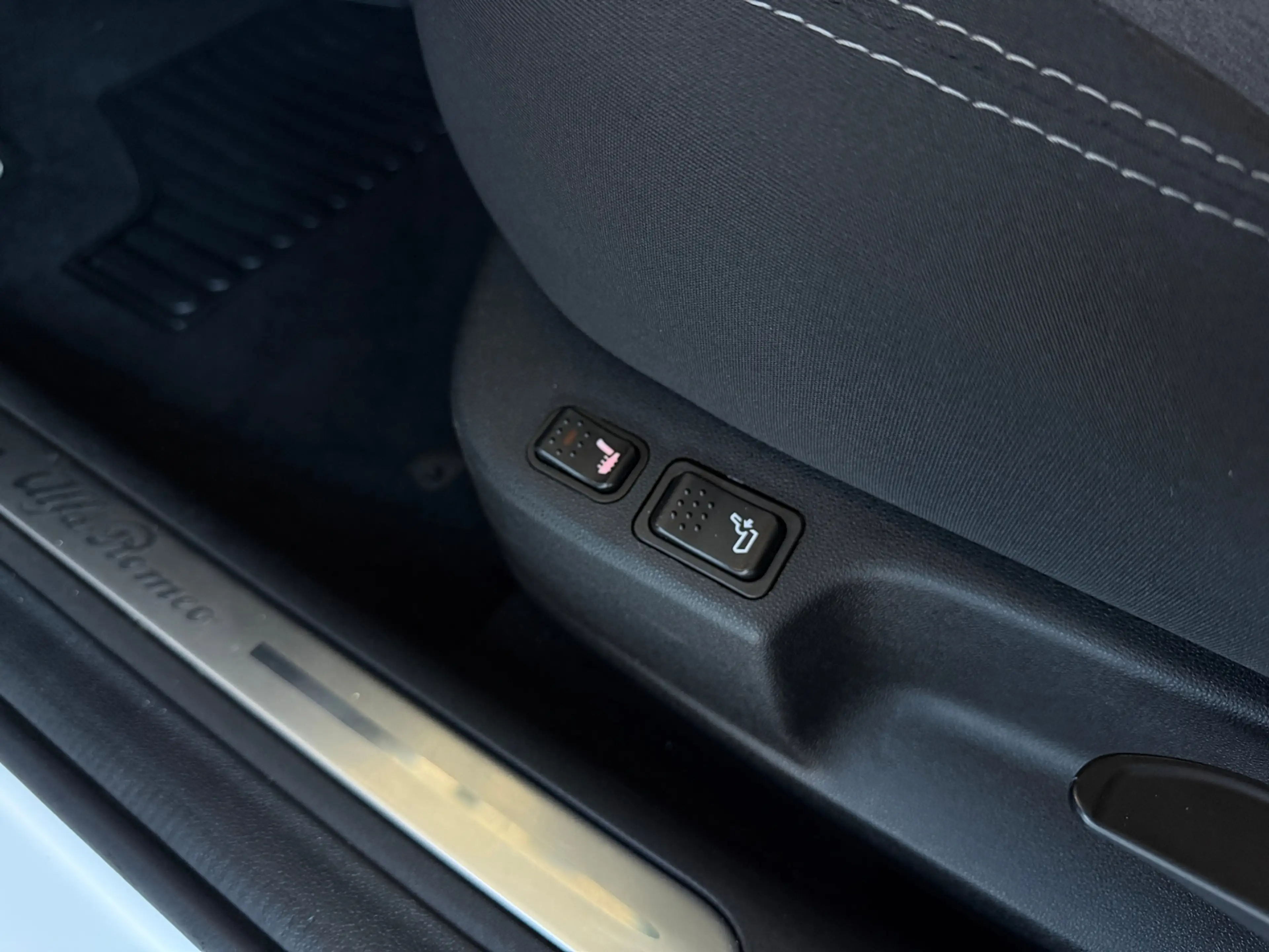 Alfa Romeo Giulietta Sport KLIMA NAVI ALU SHZ — photo 12