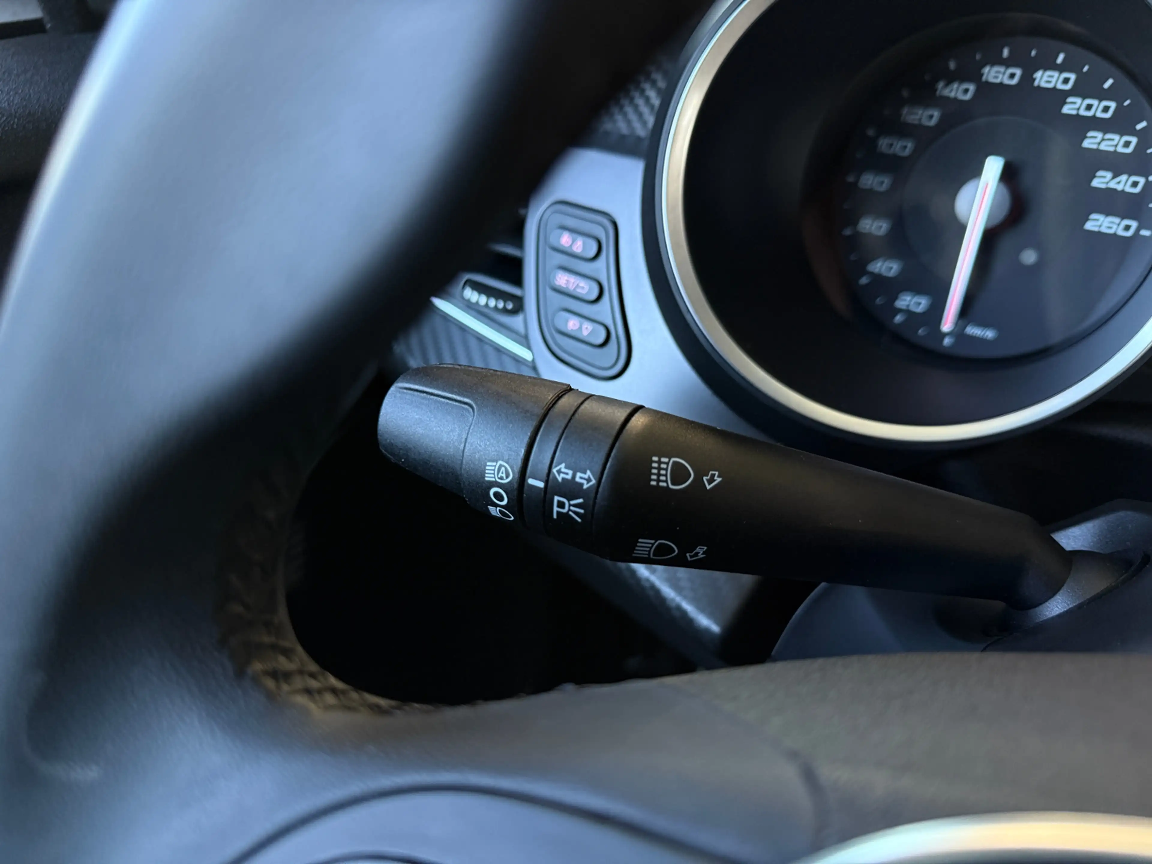 Alfa Romeo Giulietta Sport KLIMA NAVI ALU SHZ — photo 14