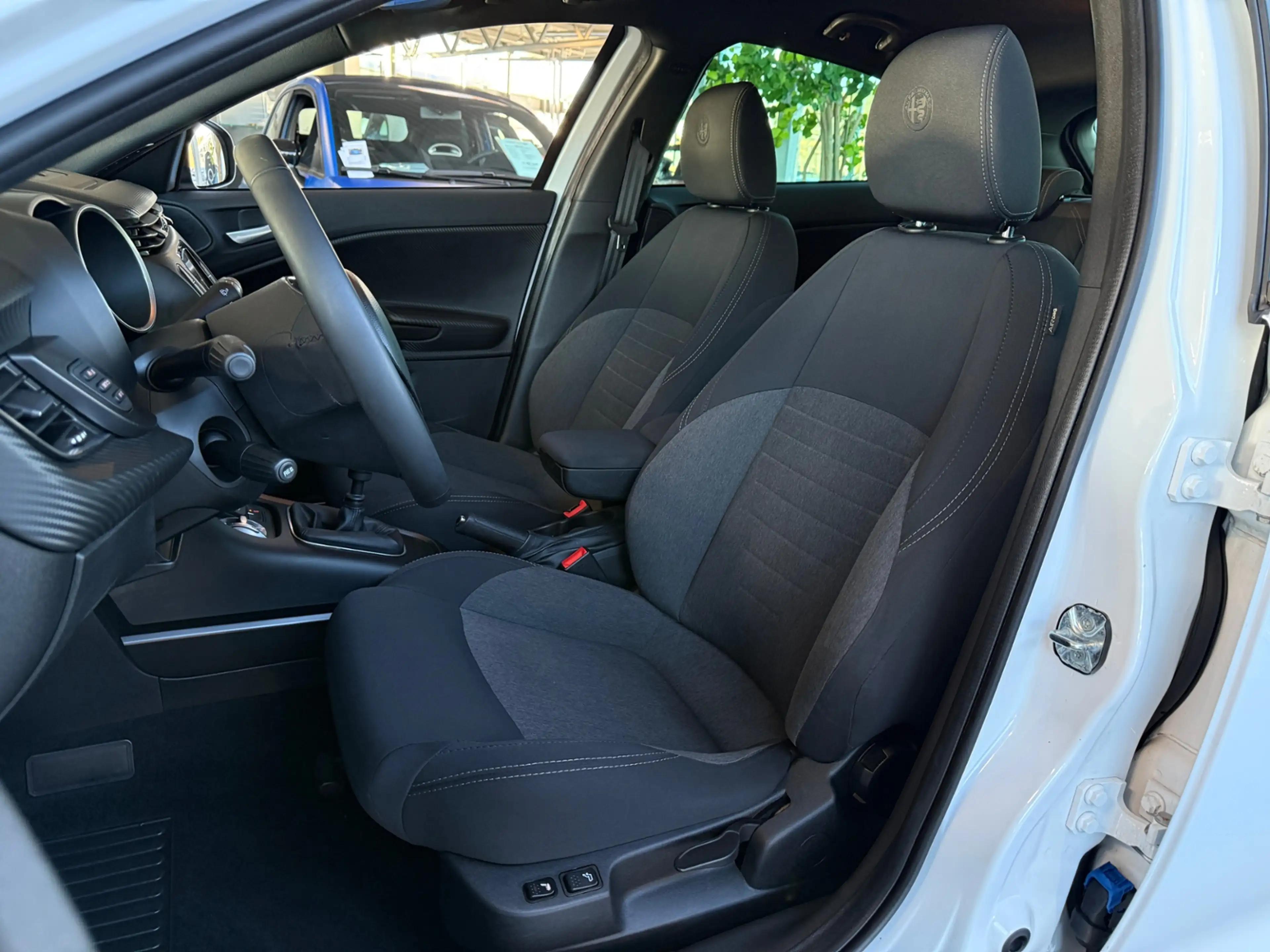 Alfa Romeo Giulietta Sport KLIMA NAVI ALU SHZ — photo 9