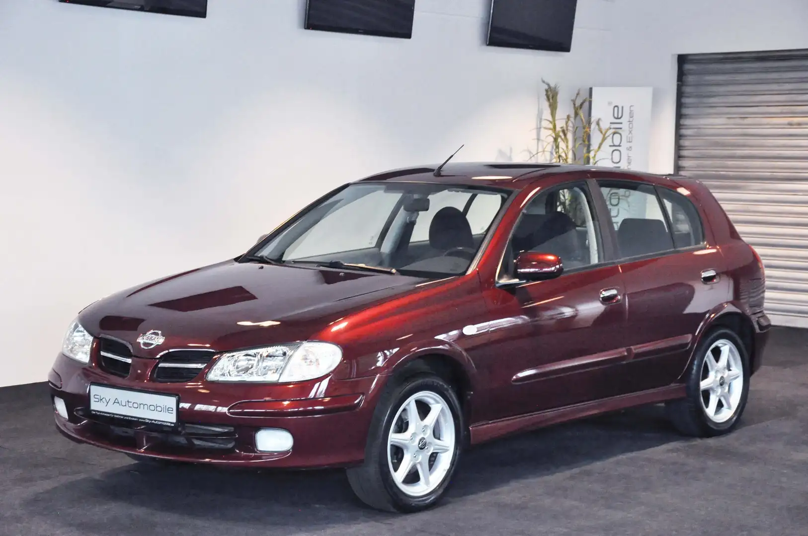 Nissan Almera (5-Türer) ! Erst 045.057 km ! TÜV 04/2026 ! Roşu - 1