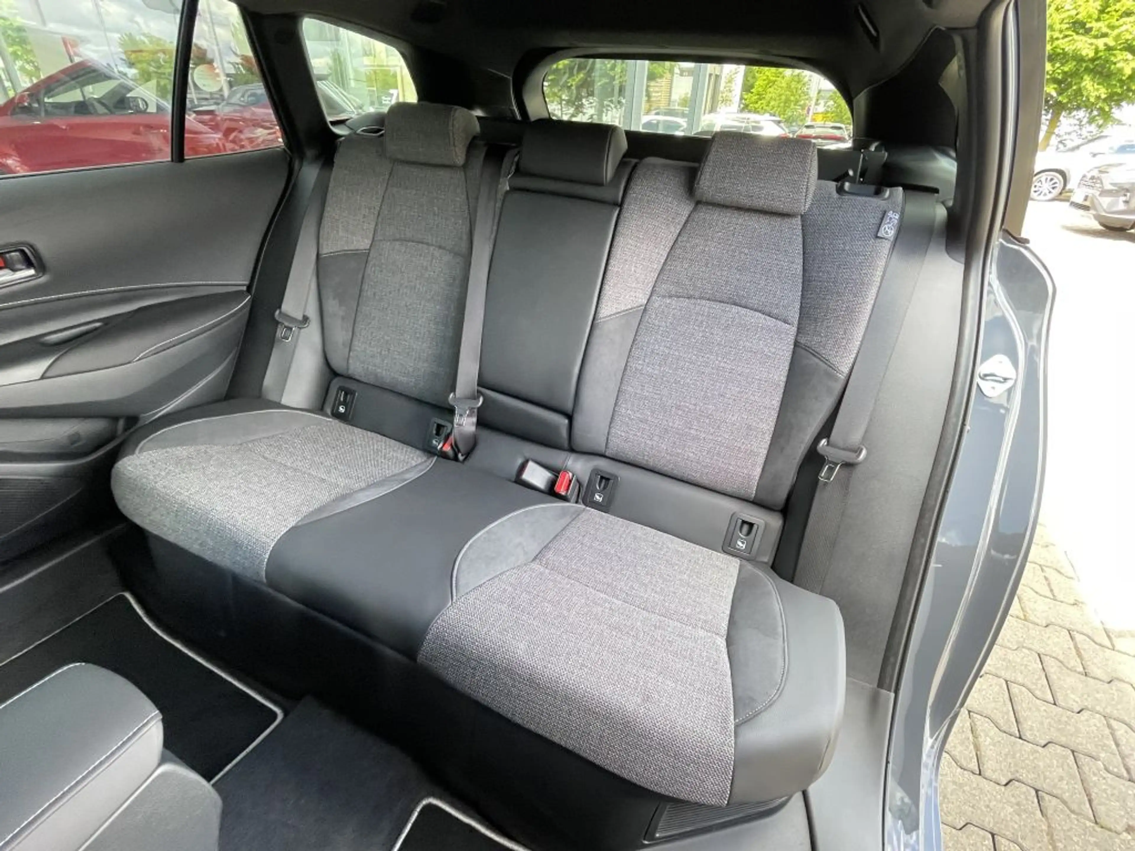 Toyota Corolla 2.0 Hybrid Touring Sports Teamplayer*Technik-P* — photo 12