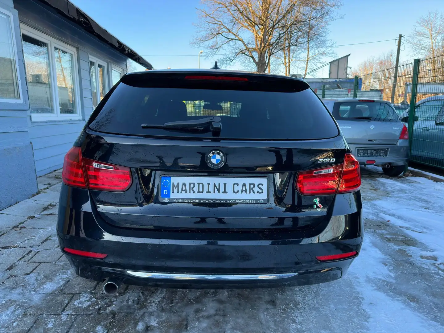 BMW 318 Luxury Line Schwarz - 2