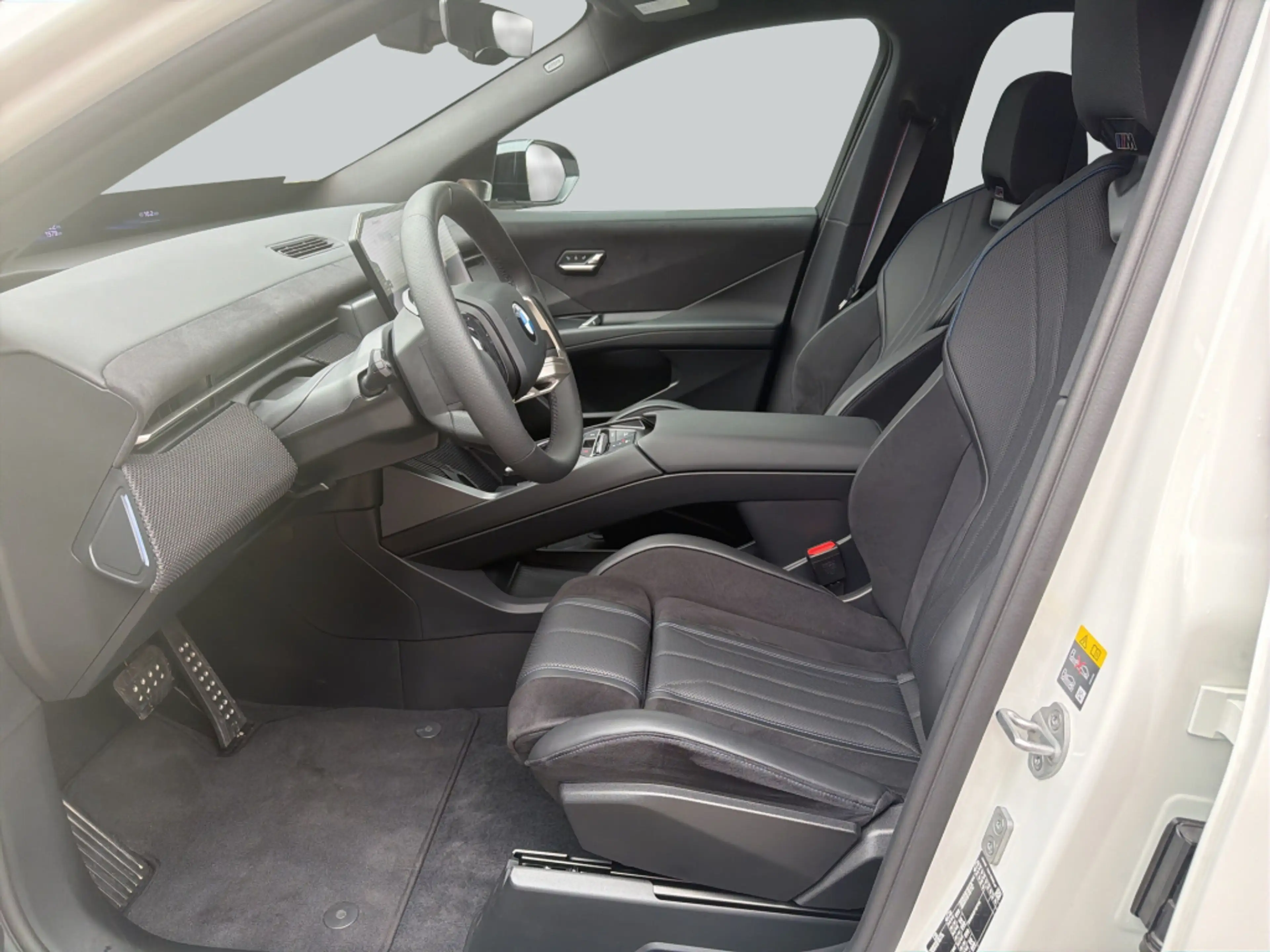 BMW iX3 50 xDrive M-PaketPro AHK Pano HeadUp H&K — photo 10
