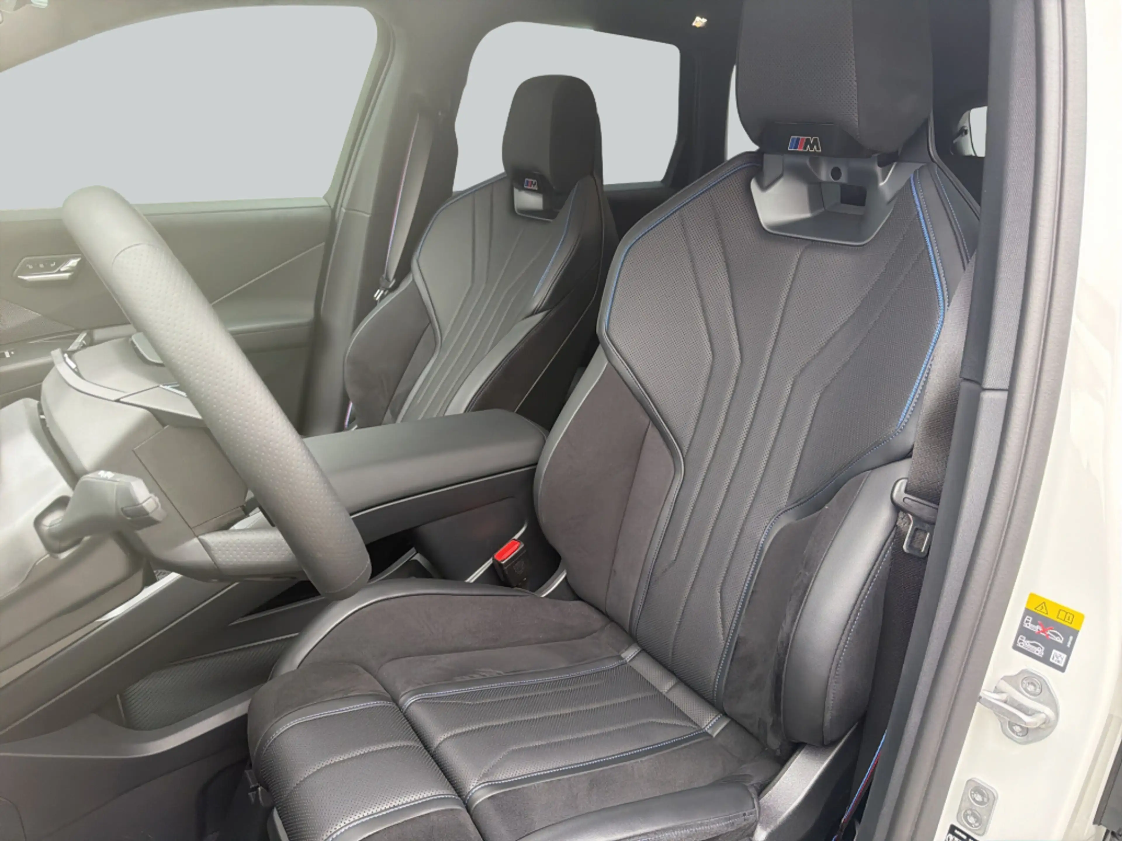 BMW iX3 50 xDrive M-PaketPro AHK Pano HeadUp H&K — photo 11