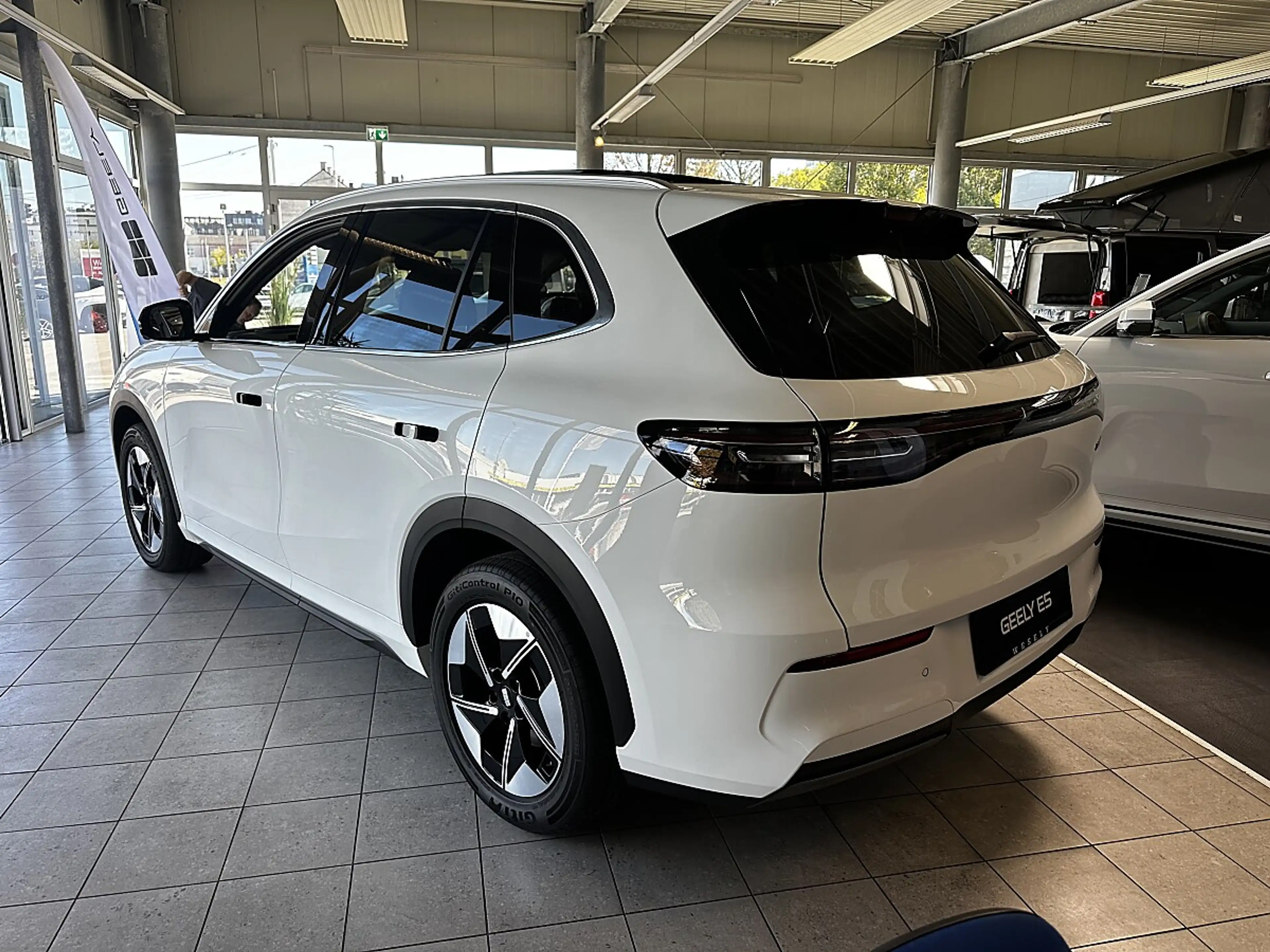 Geely E5 EV MAX 60kWh — photo 2