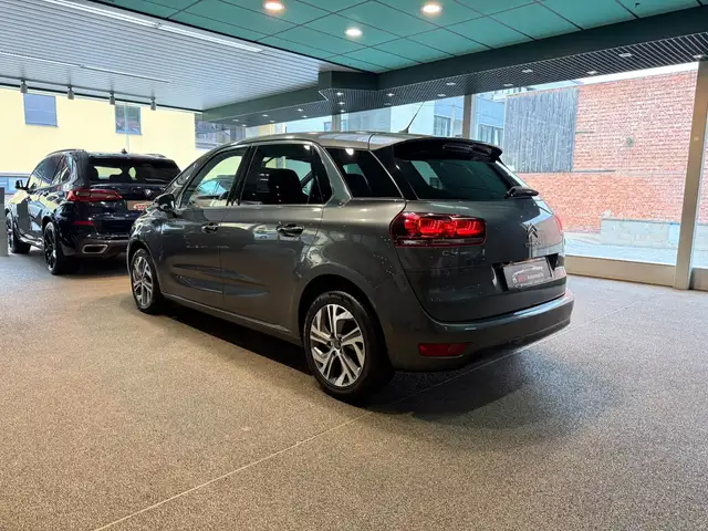Citroen C4 Picasso view 4