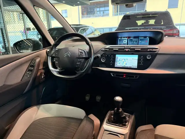 Citroen C4 Picasso view 12
