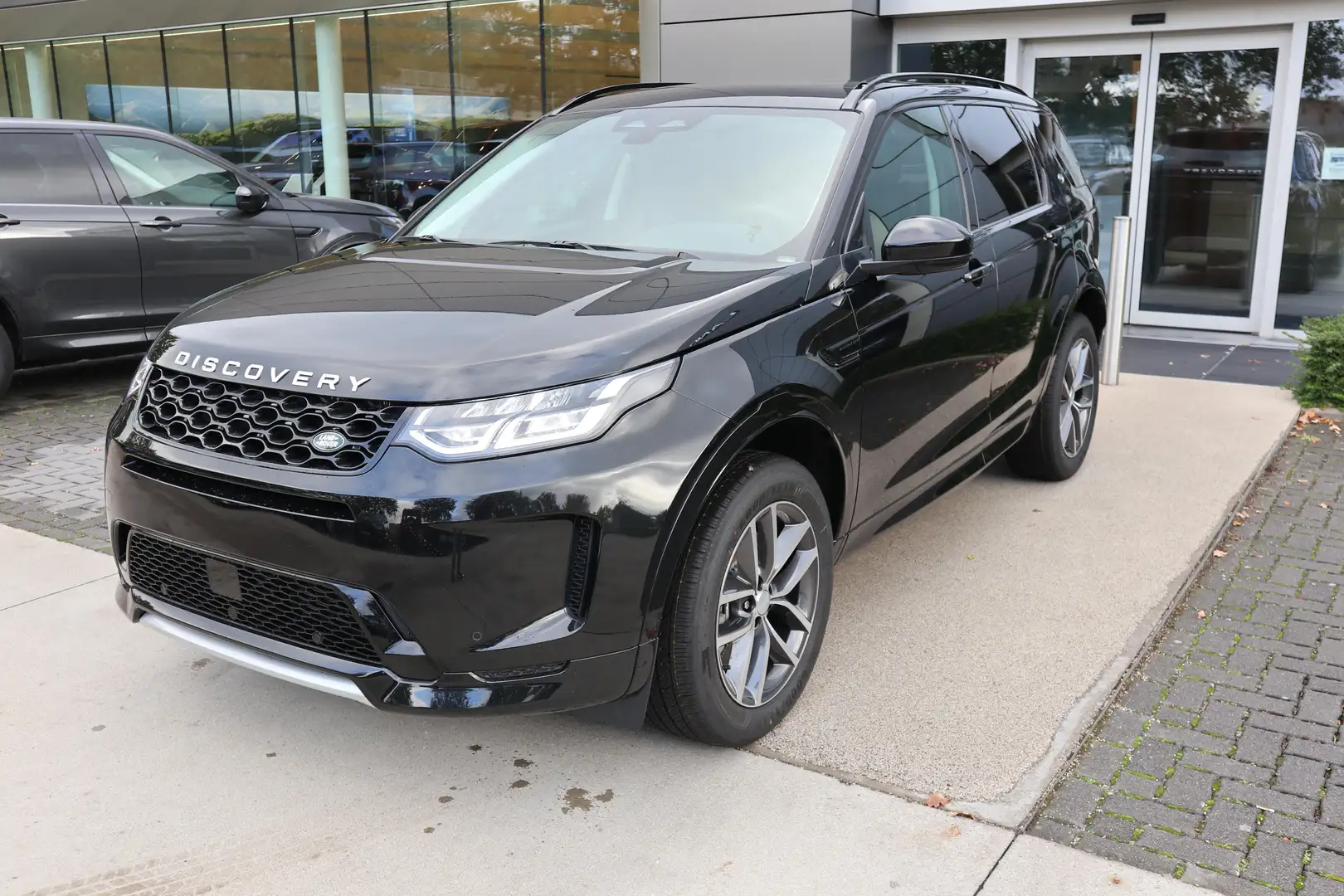 Land Rover Discovery Sport P270e S AWD Auto. 25.5MY Noir - 1