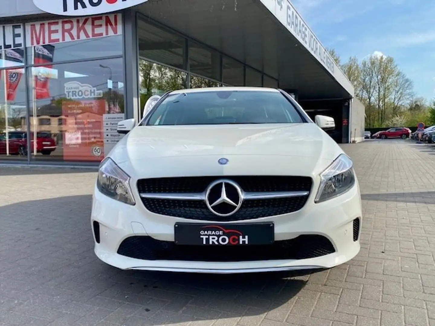 Mercedes-Benz A 180 Edition 122 PK Automaat/Navi/Sens. V&A/Garantie Wit - 2