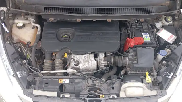 Ford B-Max view 15