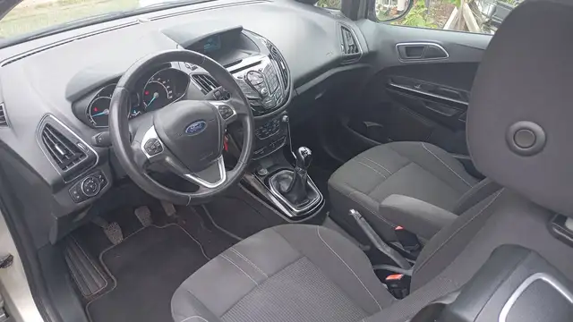 Ford B-Max view 8