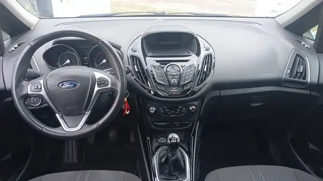 Ford B-Max view 11