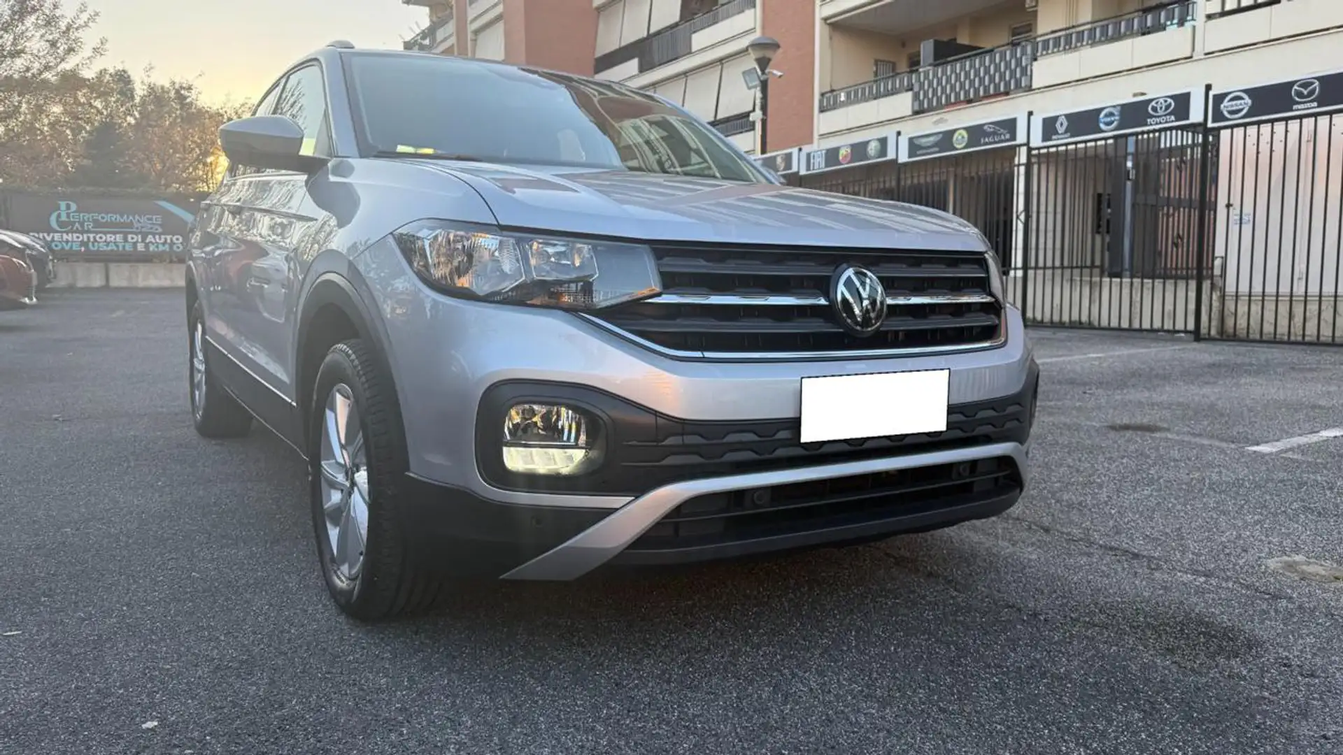 Volkswagen T-Cross 1.0TSI 95CV STYLE*PDC*TEL*NAVI*CARPLAY*C.L.16" Silber - 2