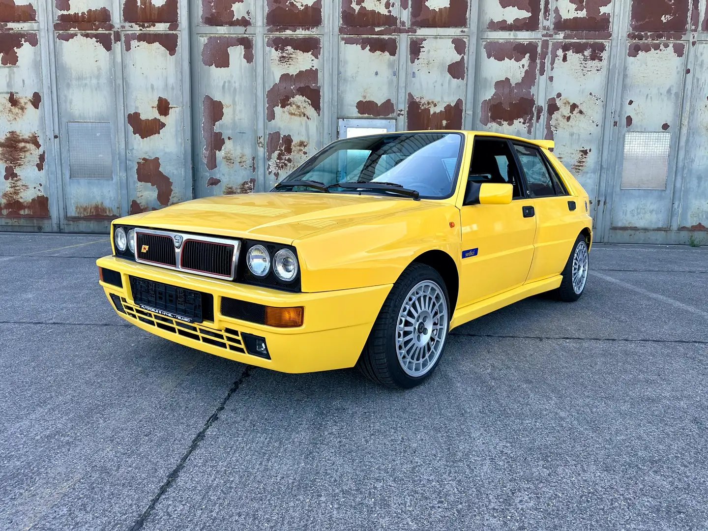 Lancia Delta HF Integrale Sedici Sondermodell "Giallo Ginestra" Amarillo - 2