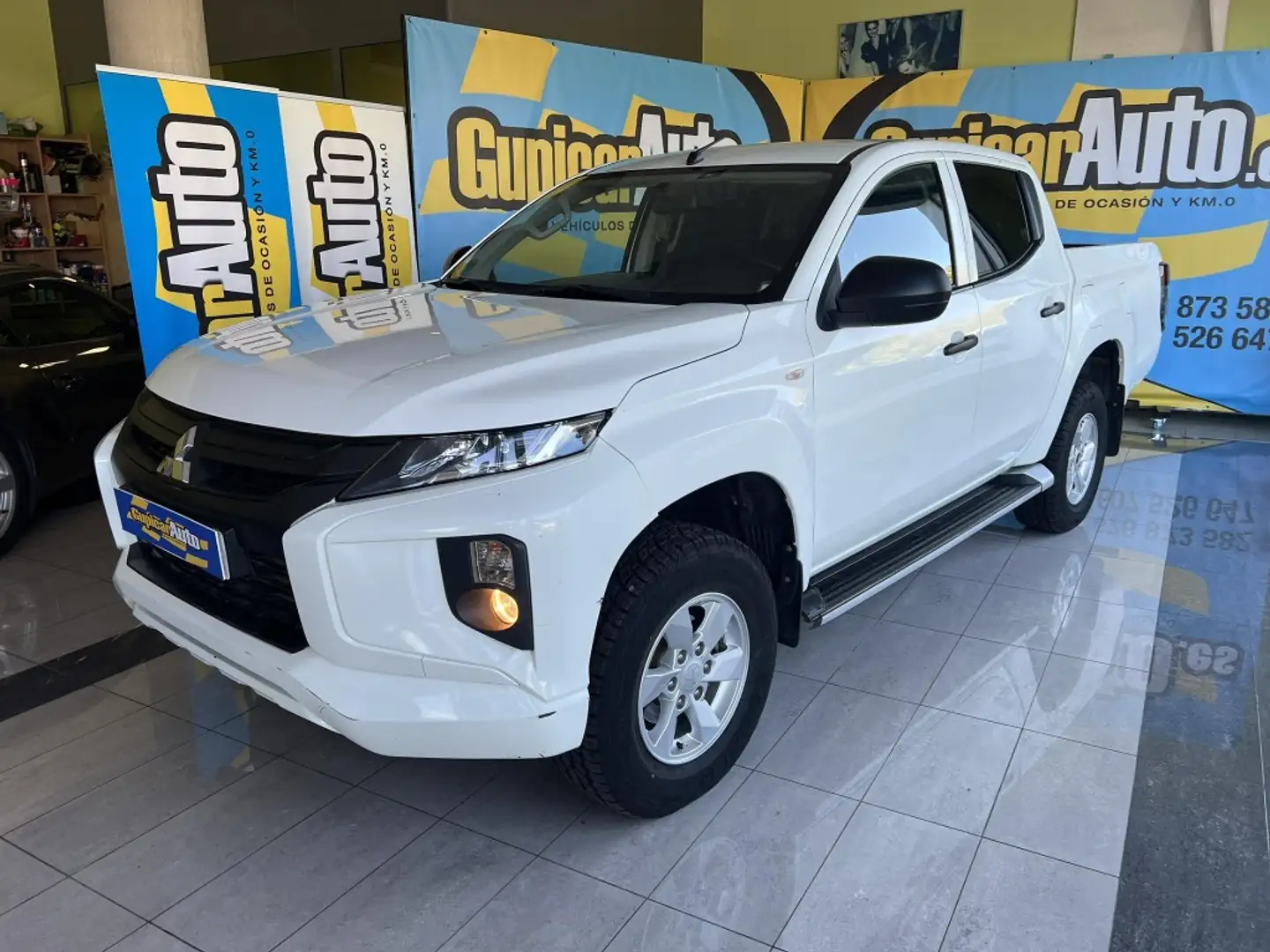 Mitsubishi L200 2.2DI-D Doble Cabina 6AT M-PRO Bianco - 1