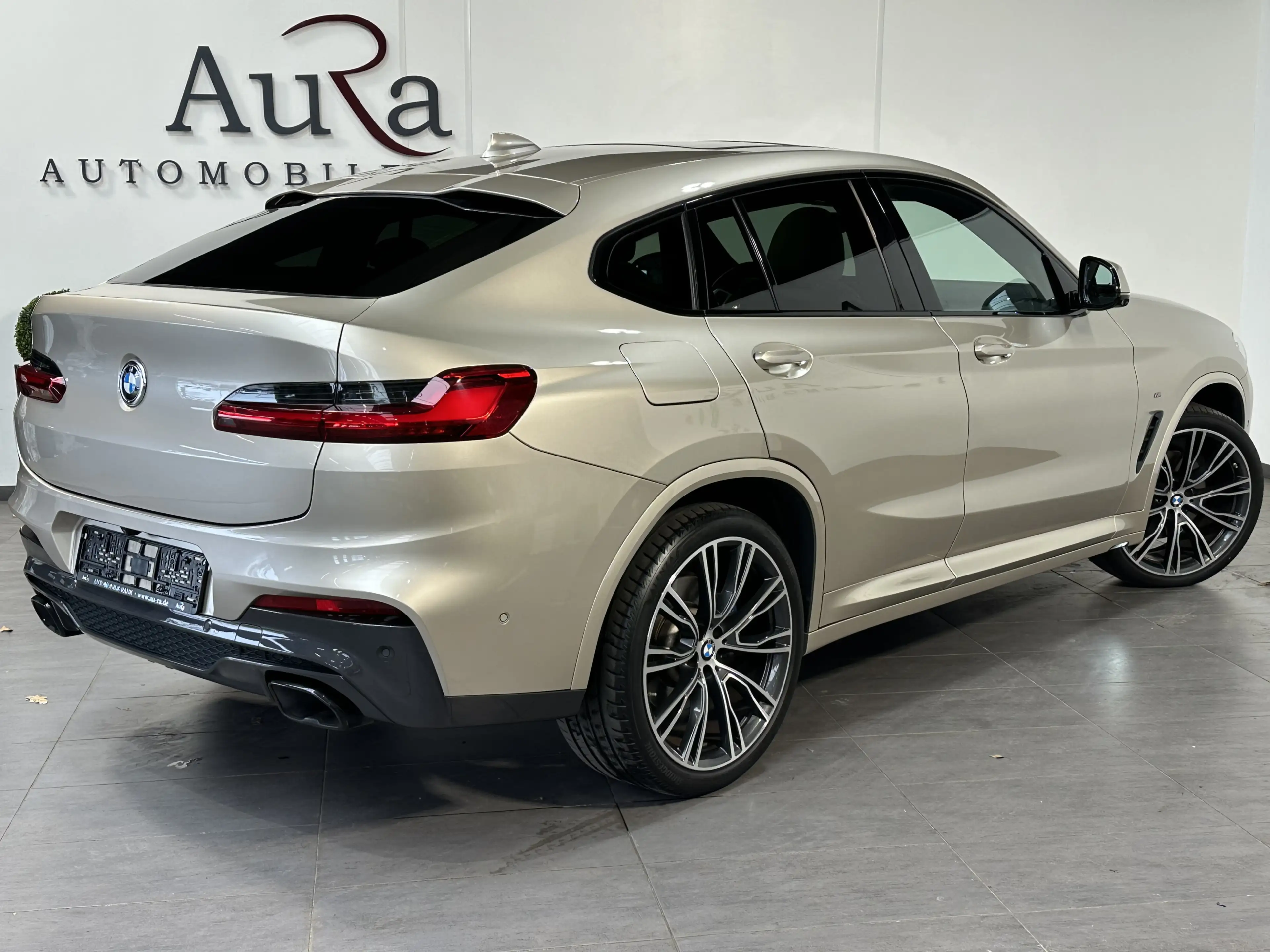 BMW X4 M NAV+LED+HEAD-UP+PANO+360°+H&K+STANDHEIZUNG — photo 4