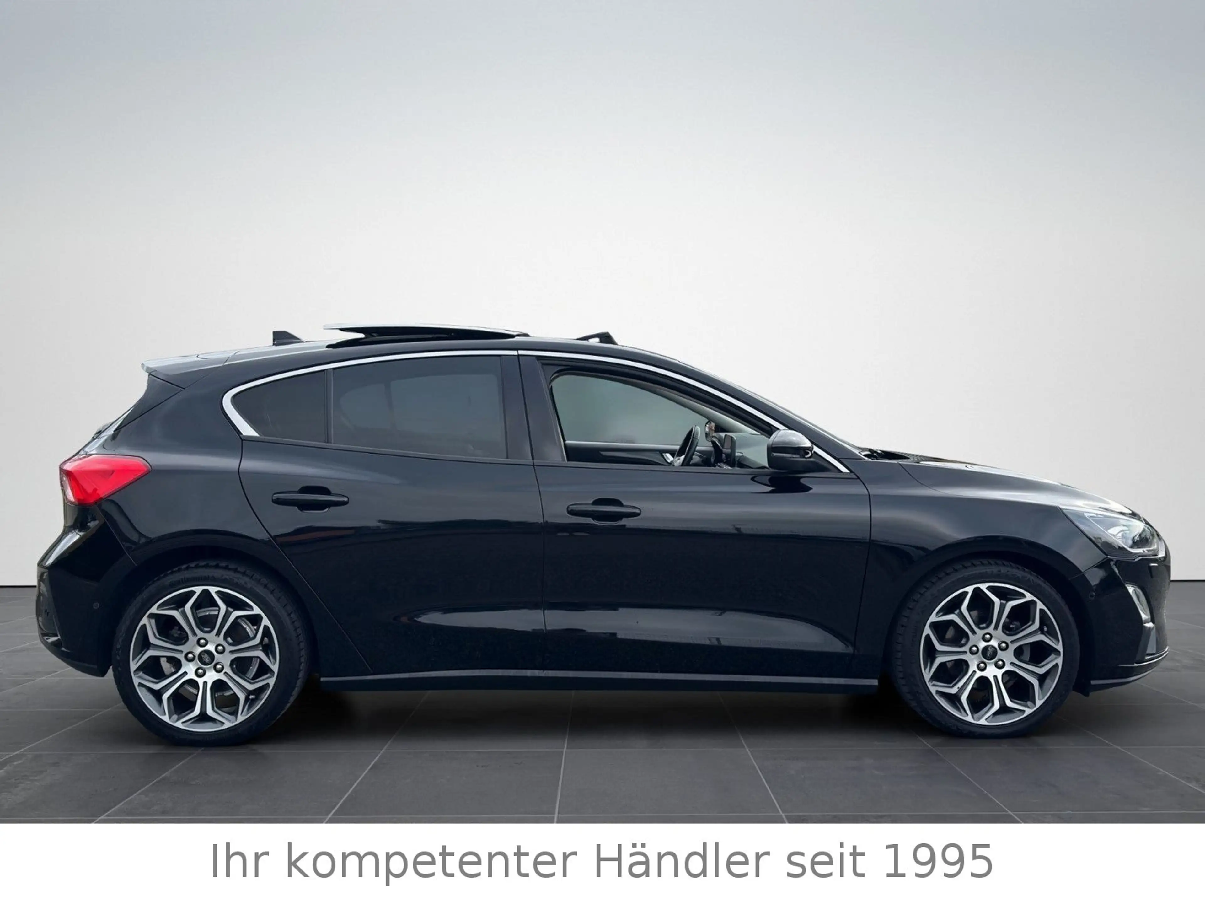 Ford Focus Lim. Titanium*PANORAMA*LED*Head-Up — photo 4
