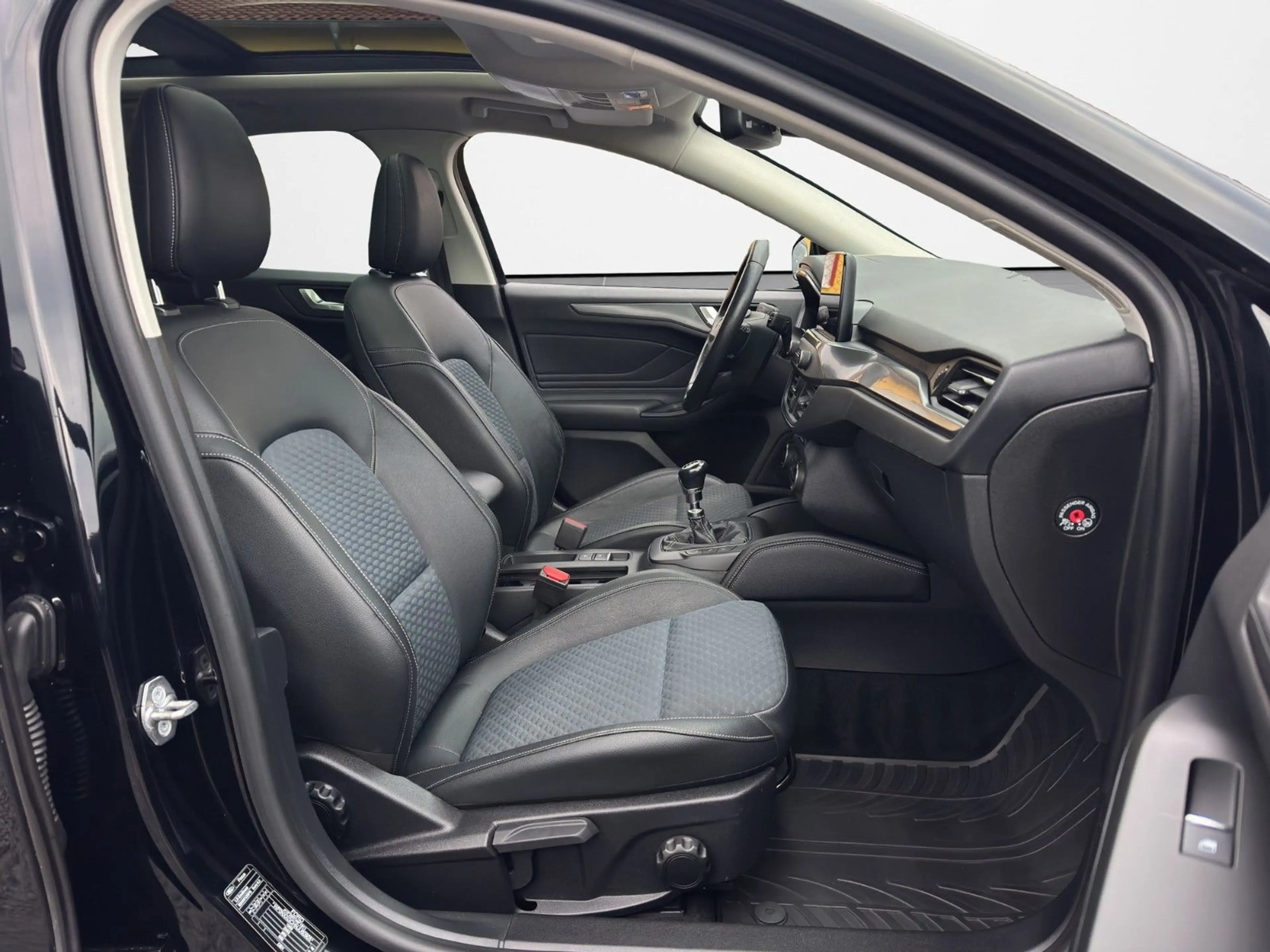 Ford Focus Lim. Titanium*PANORAMA*LED*Head-Up — photo 10