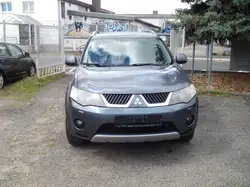 Mitsubishi Outlander 2.2 DI-D Intense *4x4*7 Sitze*