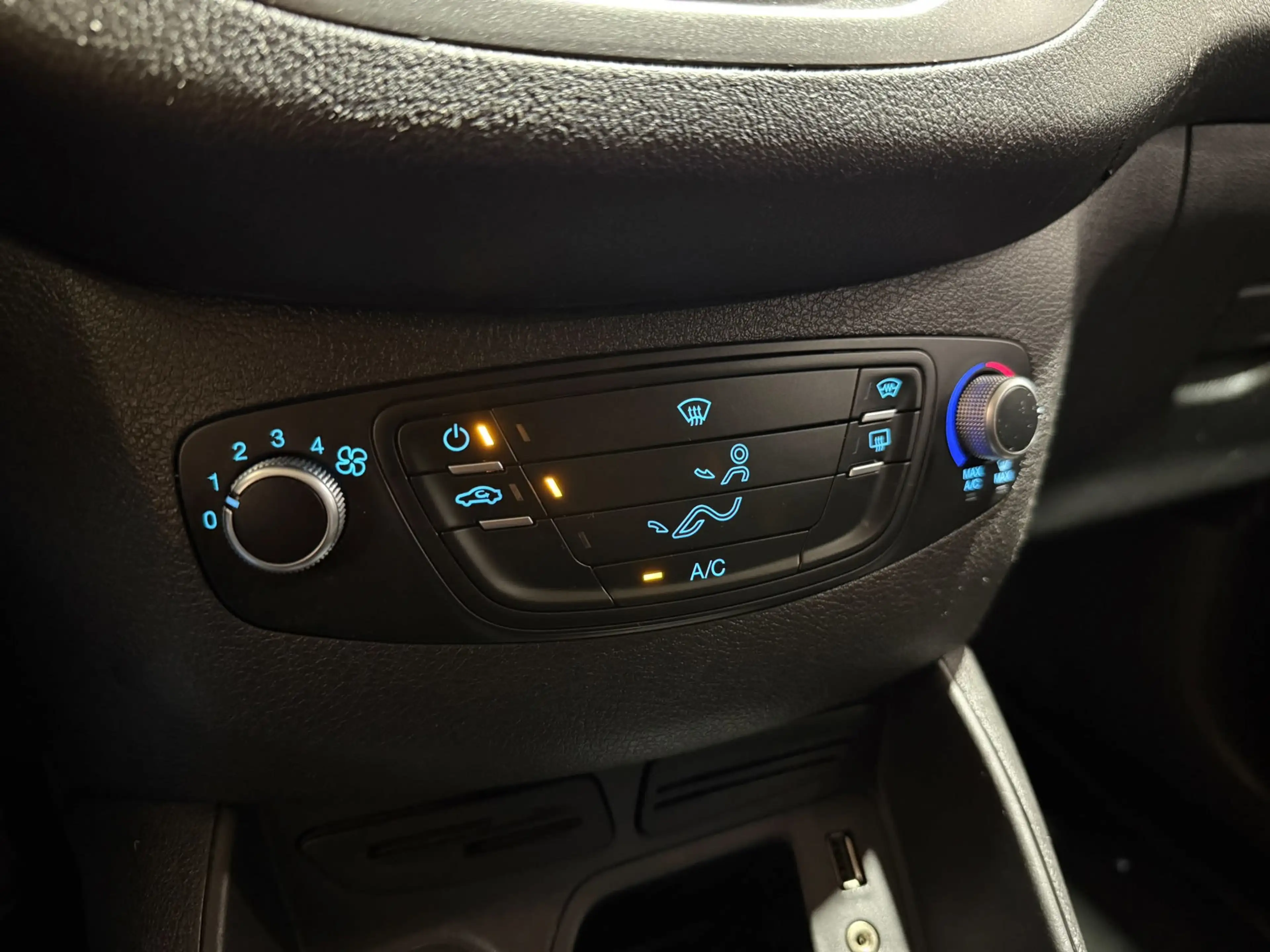 Ford Transit Courier 1.0 Ambiente | Benzine | Airco | Trekhaak — photo 19