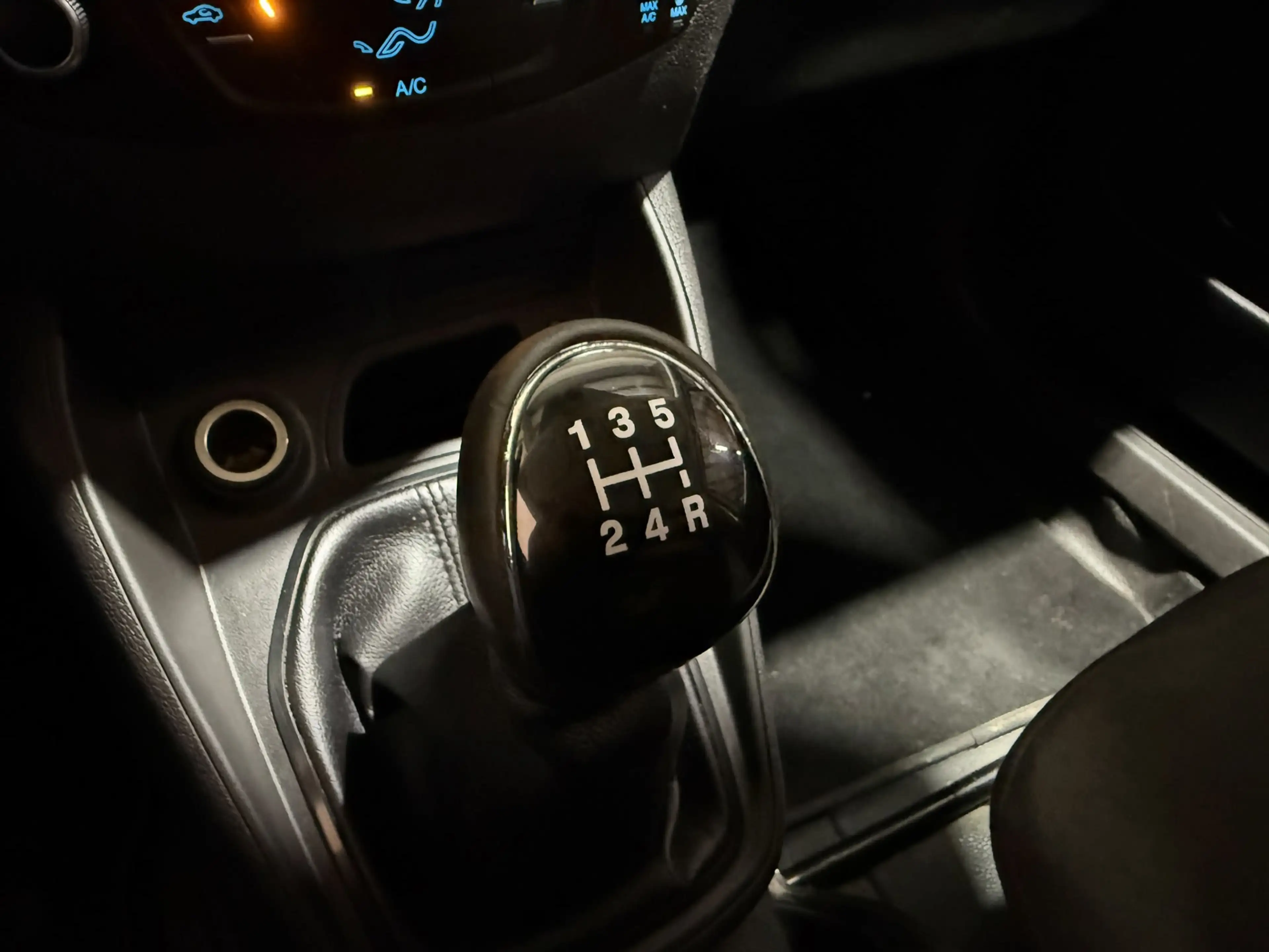 Ford Transit Courier 1.0 Ambiente | Benzine | Airco | Trekhaak — photo 21
