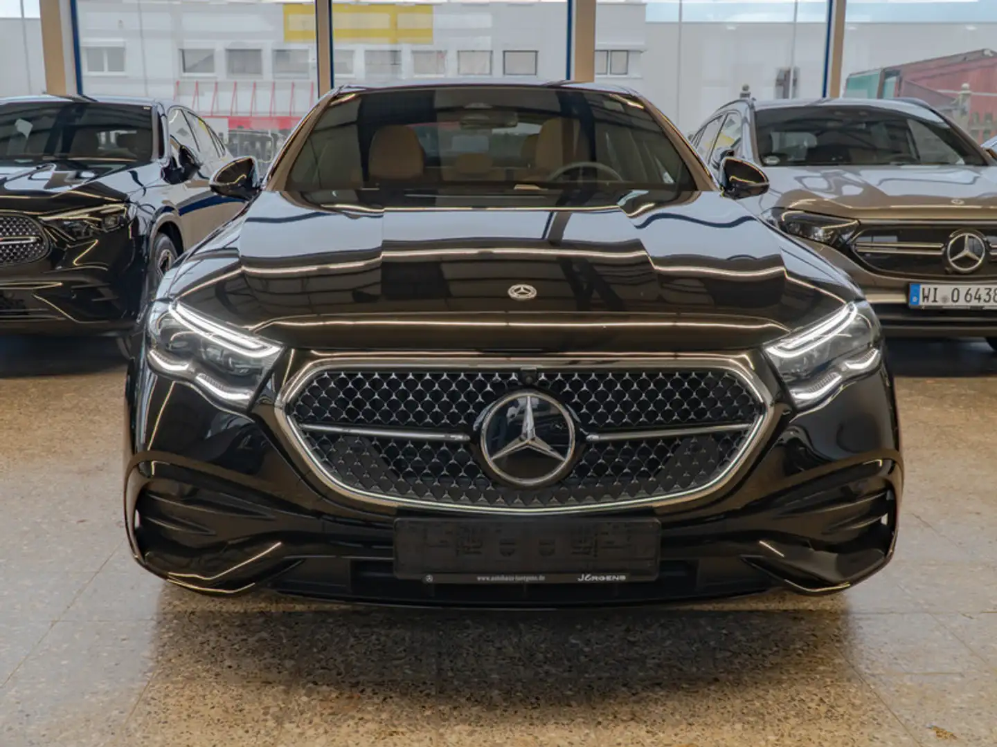Mercedes-Benz E 200 AMG-Sport/Pano/Burm/HUD/Night/Distr/20' Schwarz - 2