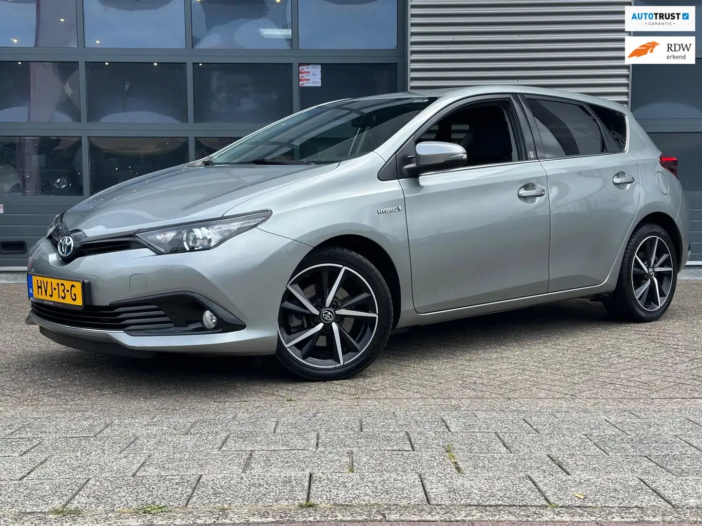 Toyota Auris 1.8 Hybrid Dynamic | CRUISECR | Camera | Climate | Grijs - 1