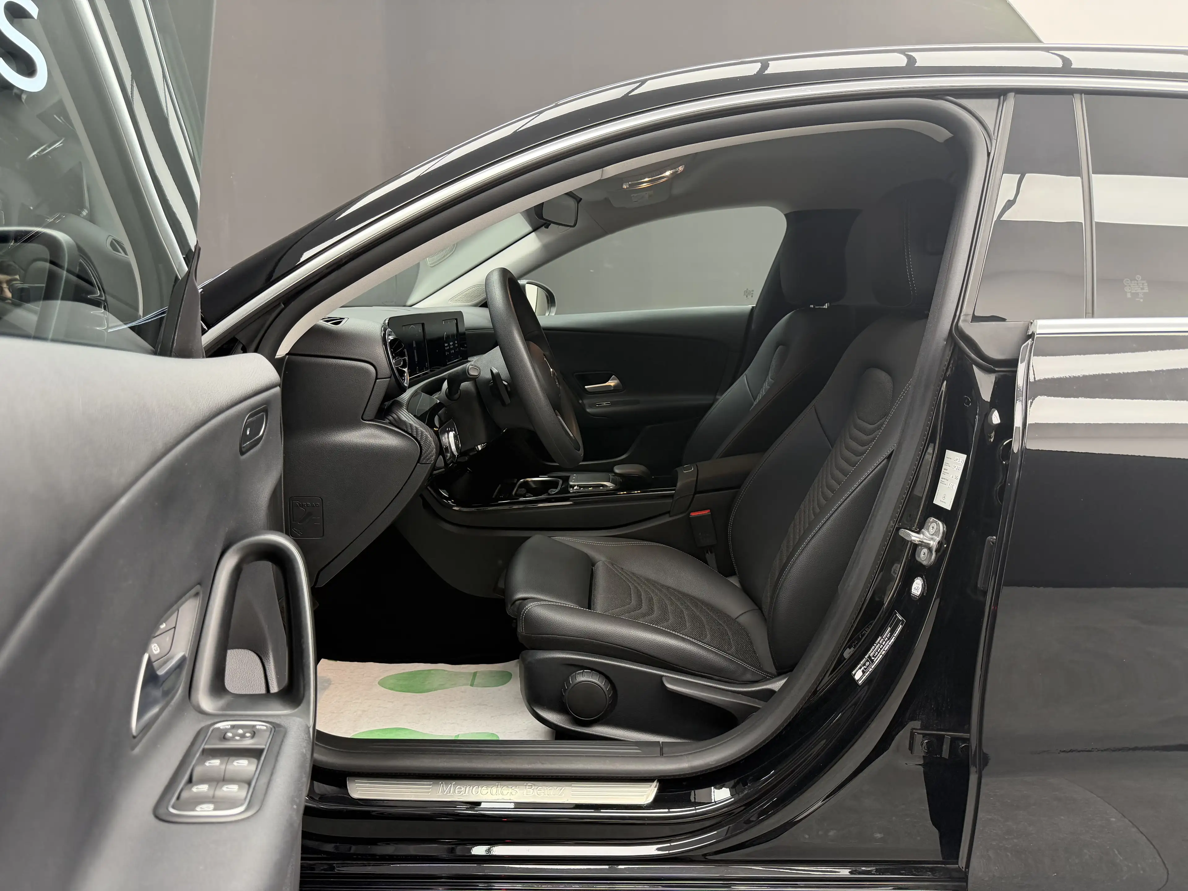 Mercedes-Benz CLA 180 Business Line * CLIM + REGU + GPS + GARANTIE * — photo 8