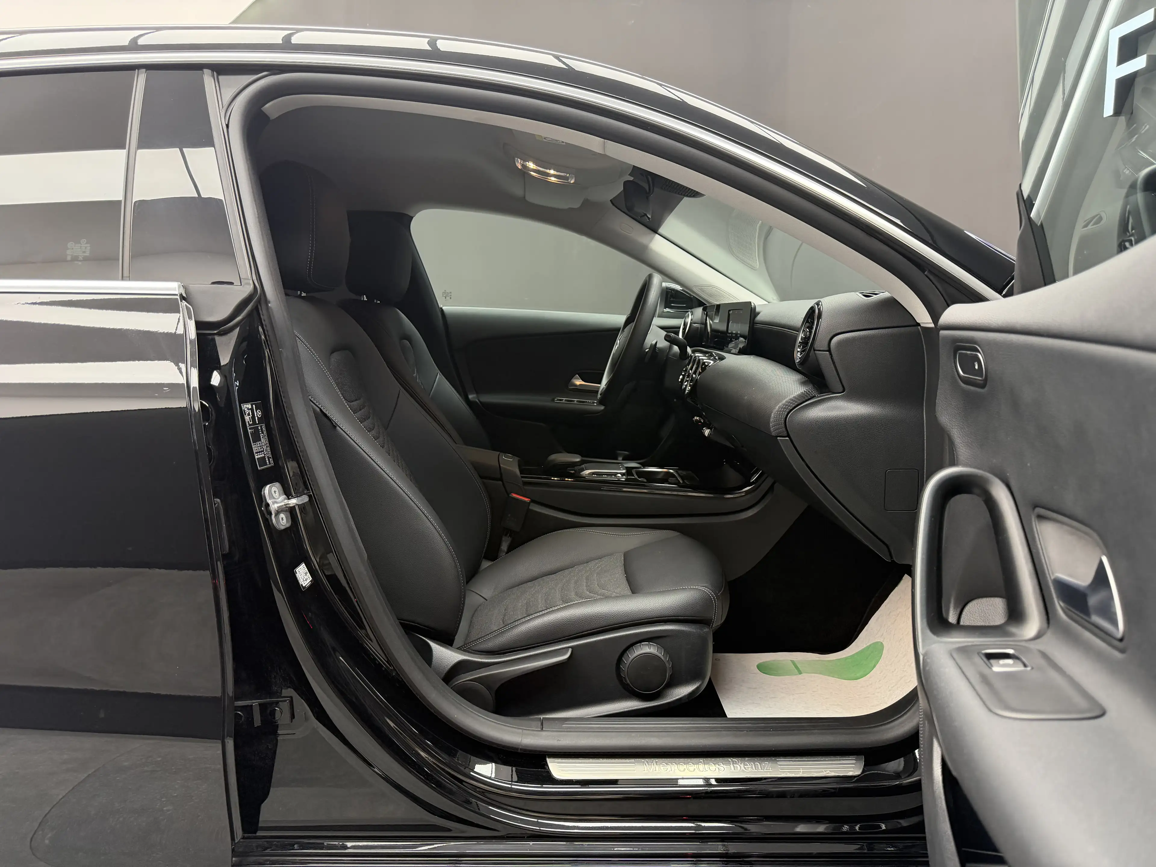 Mercedes-Benz CLA 180 Business Line * CLIM + REGU + GPS + GARANTIE * — photo 9