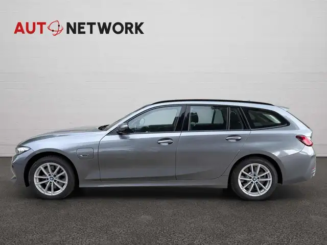 BMW 3 Series view 7