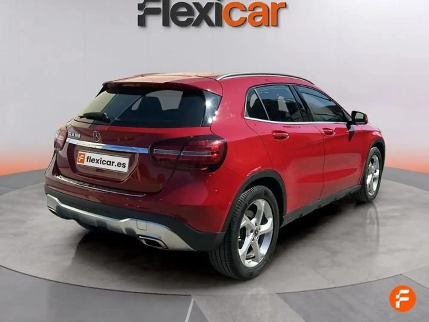Mercedes-Benz GLA 180 Roşu - 2
