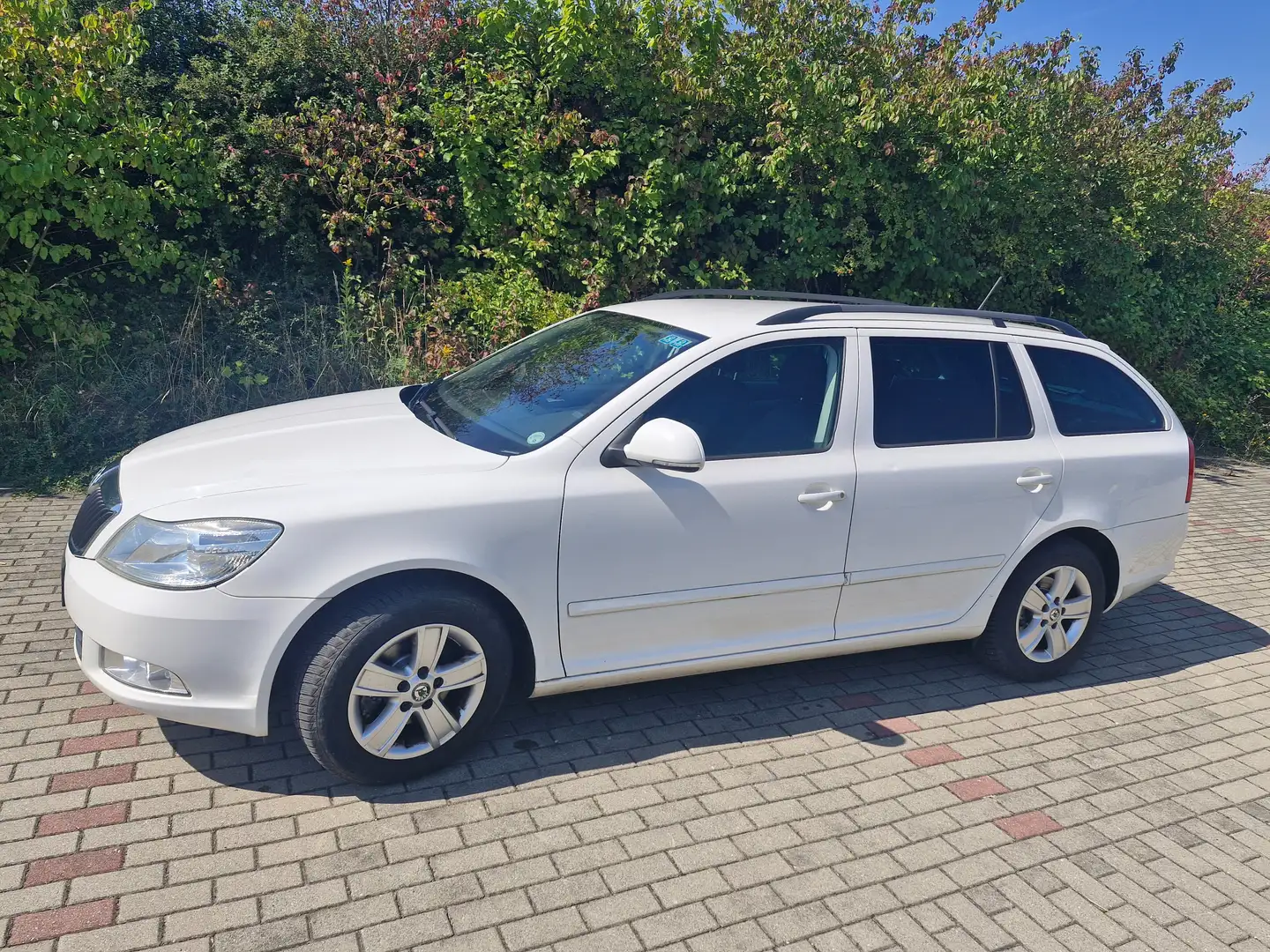 Skoda Octavia Skoda Octavia Combi 1.4 Weiß - 2