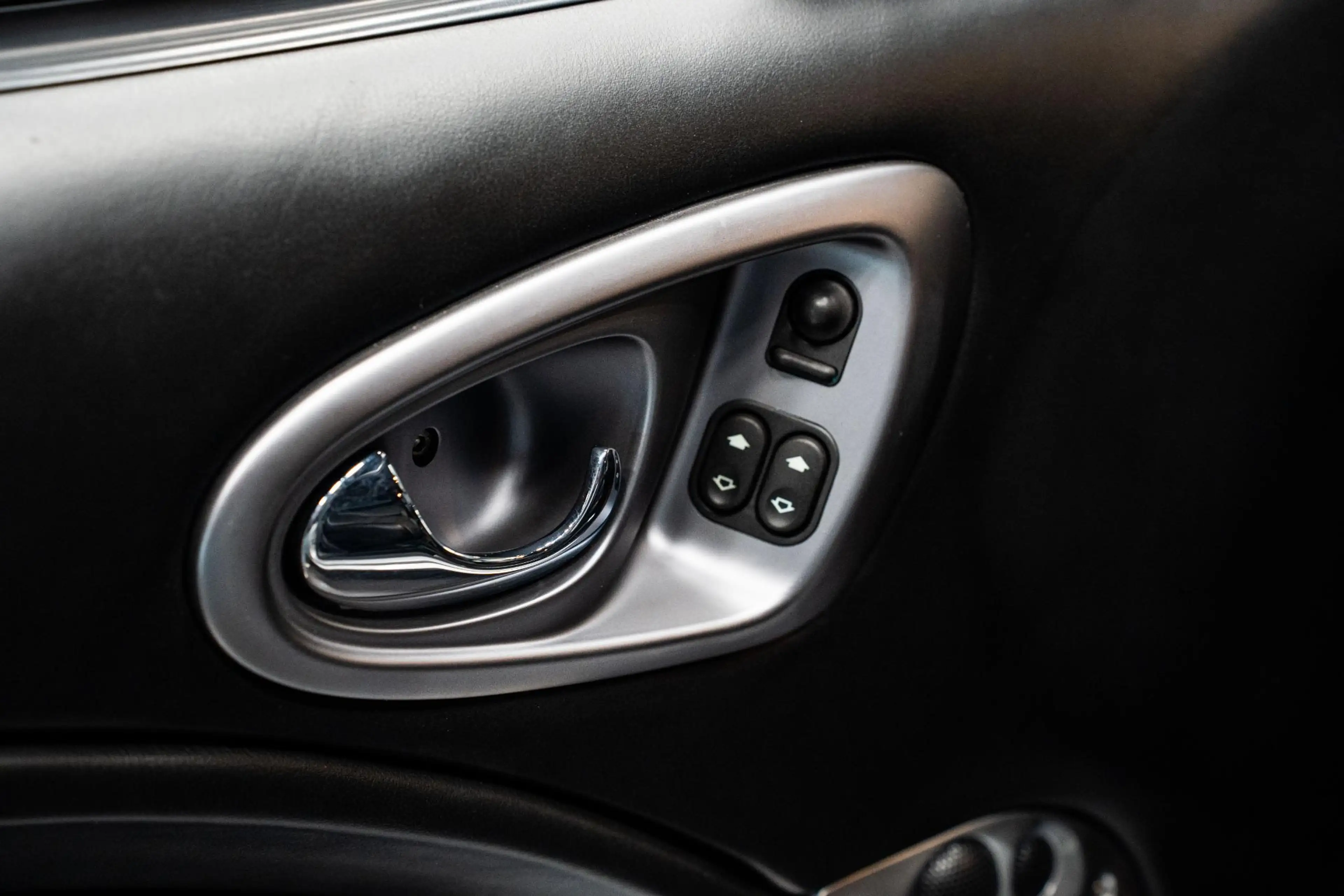 Aston Martin Vanquish V12 5.9 *1300 km (nieuwstaat) / Sportstoelen (elek — photo 7