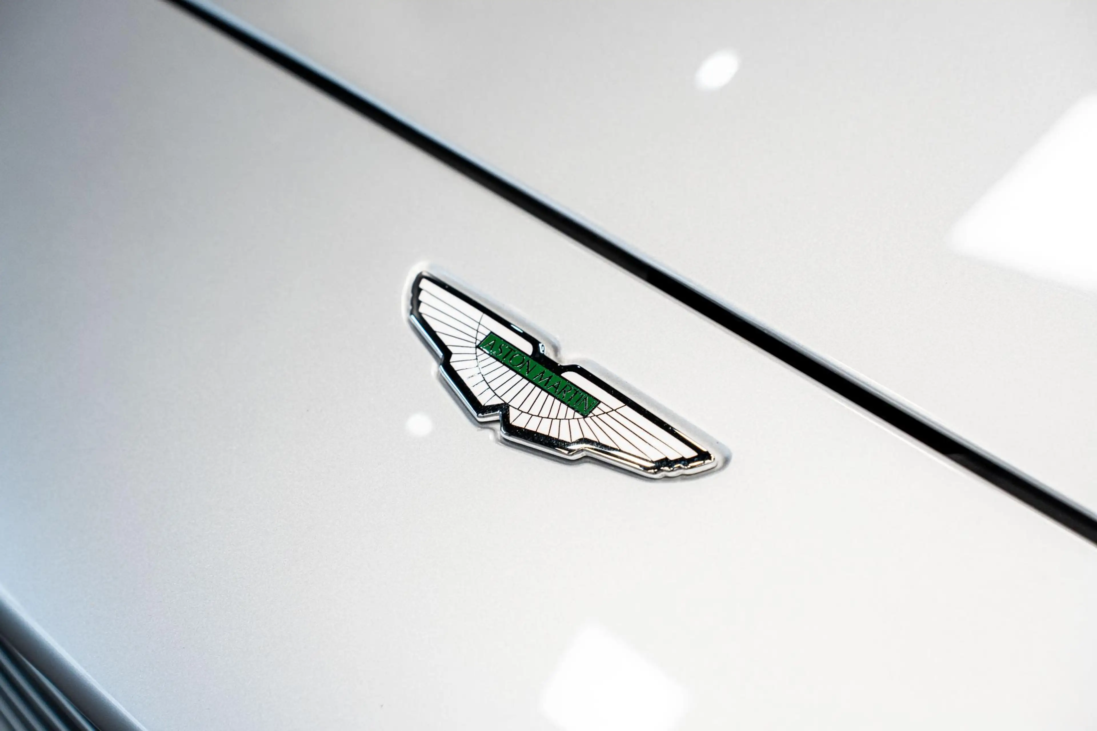 Aston Martin Vanquish V12 5.9 *1300 km (nieuwstaat) / Sportstoelen (elek — photo 5
