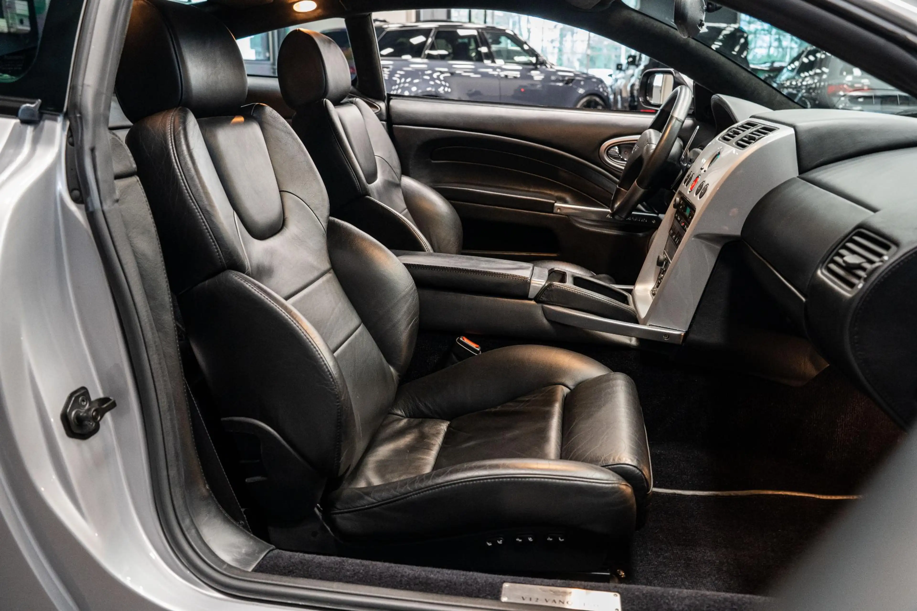 Aston Martin Vanquish V12 5.9 *1300 km (nieuwstaat) / Sportstoelen (elek — photo 11