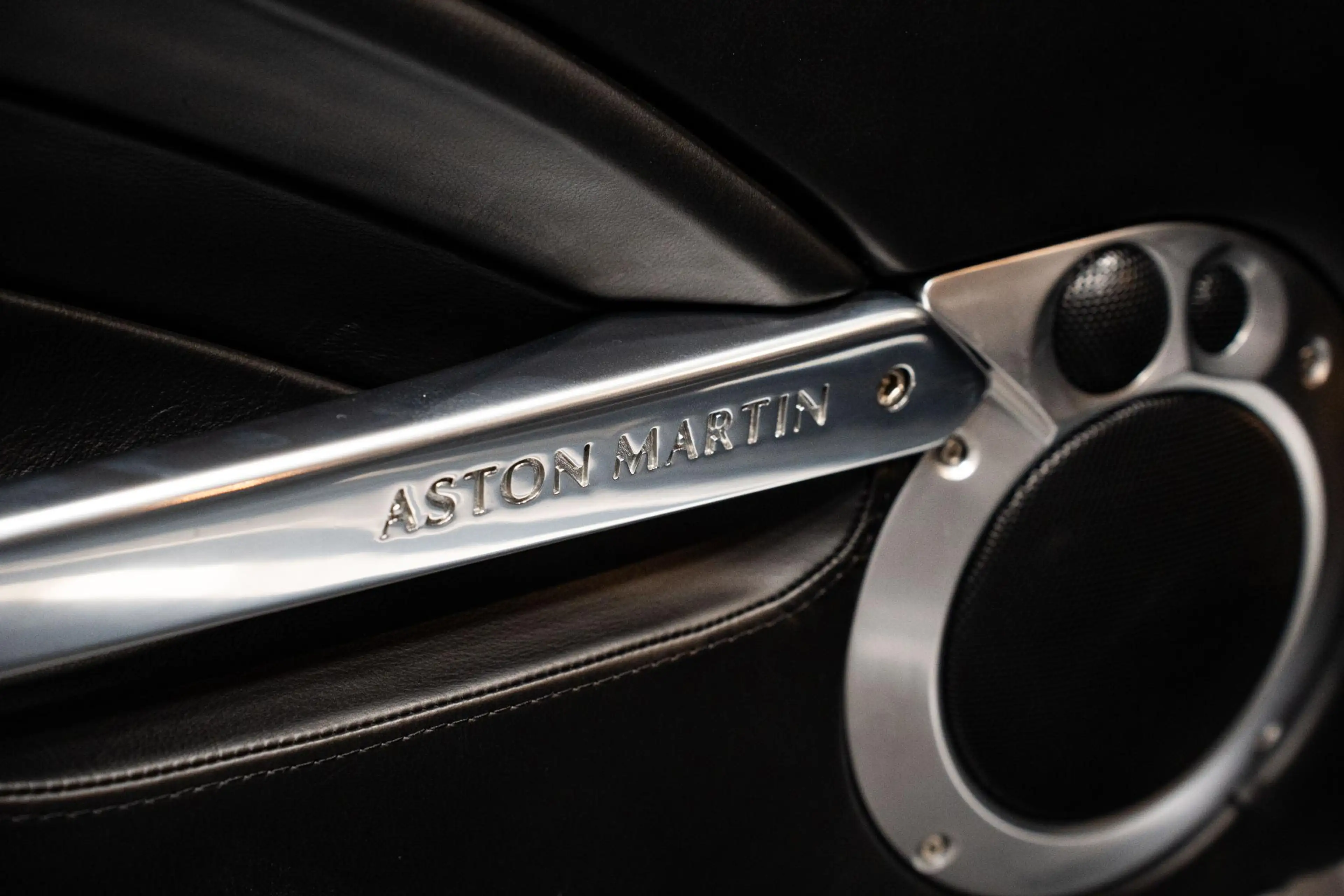 Aston Martin Vanquish V12 5.9 *1300 km (nieuwstaat) / Sportstoelen (elek — photo 9