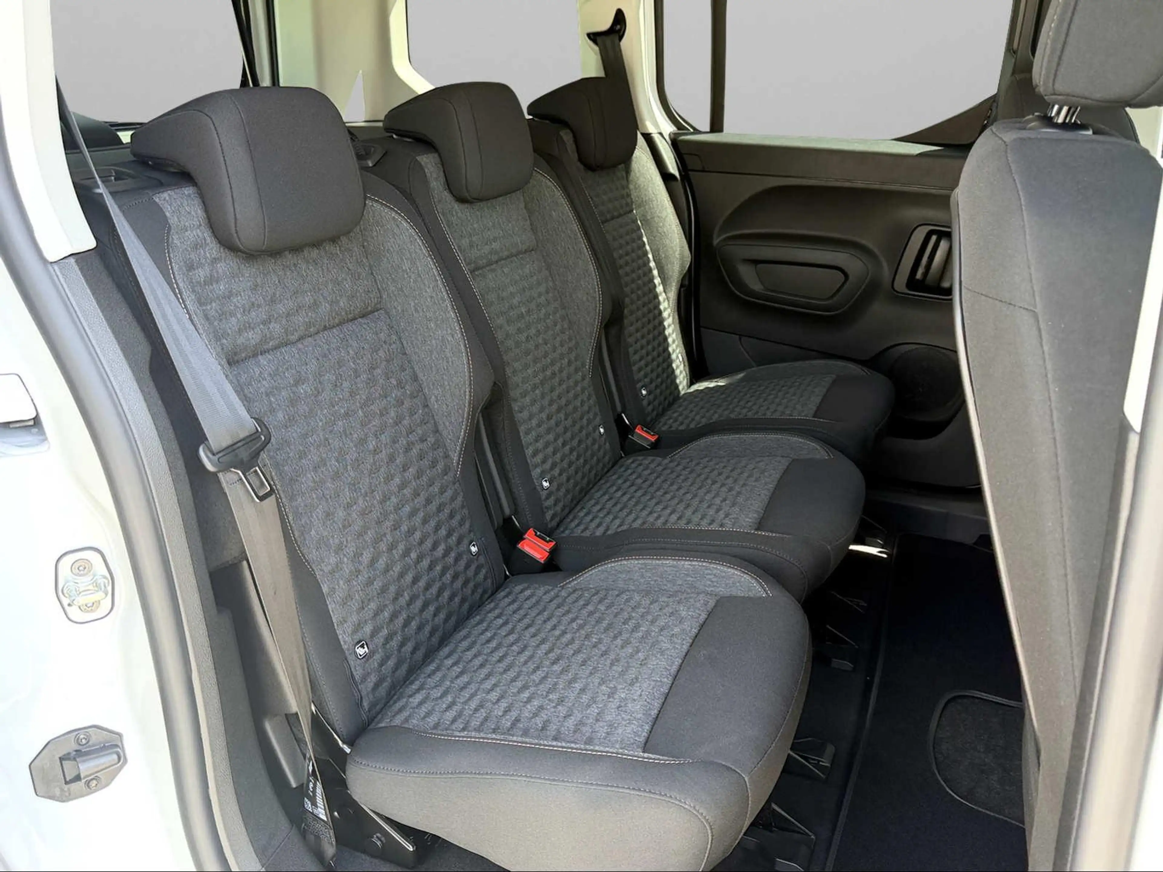 Peugeot Rifter GT 1.5HDI M1 L1 ACC/KAMERA/NAVI/LENKH — photo 7