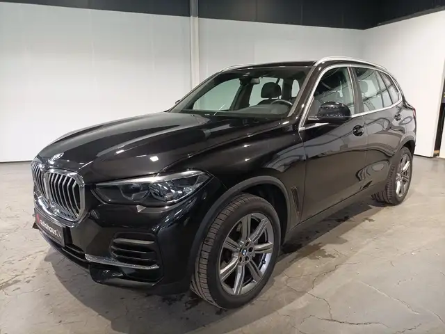 BMW X5 view 3