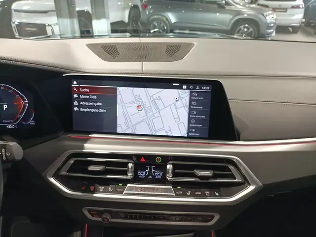 BMW X5 view 12